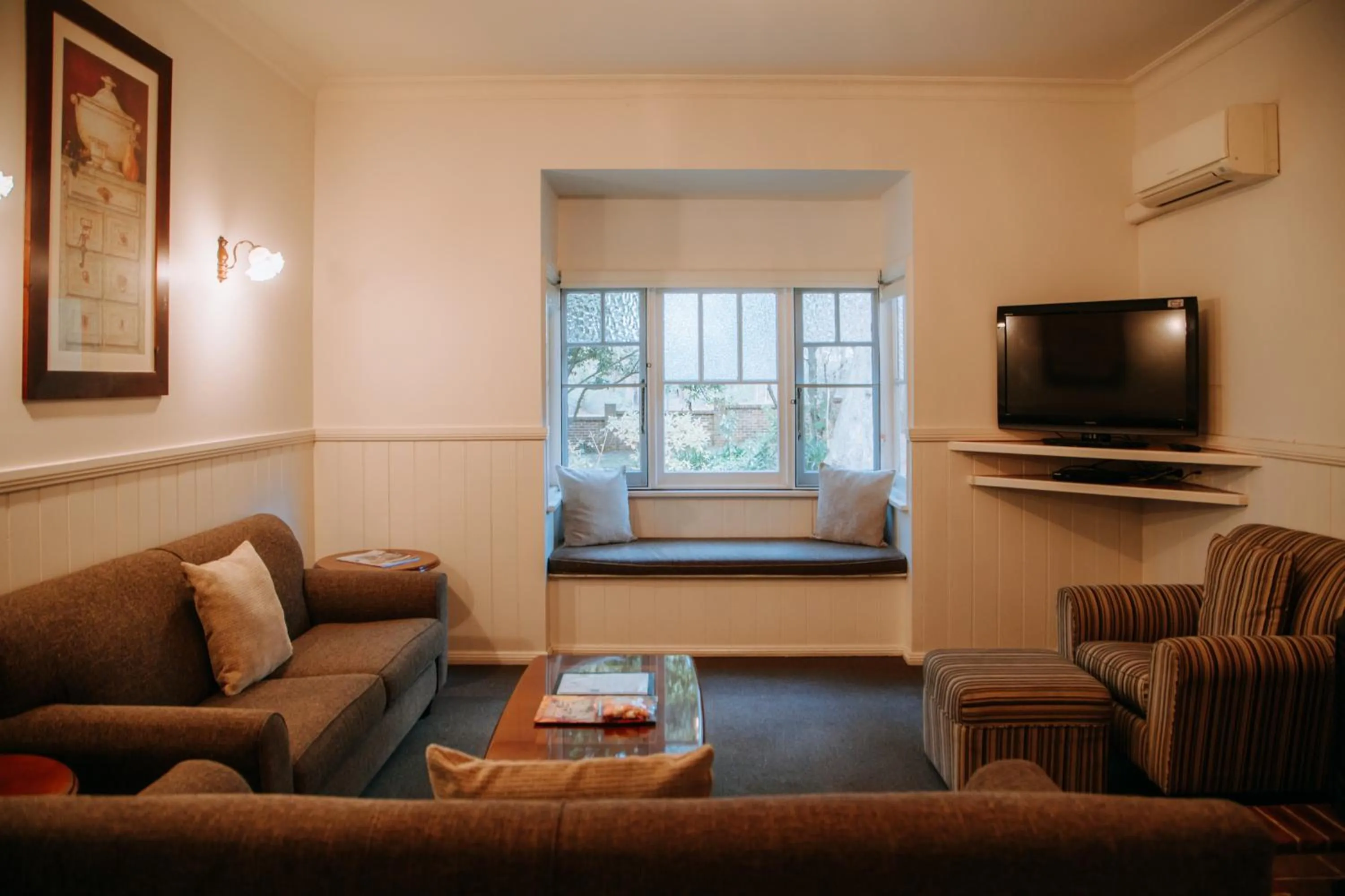 TV and multimedia in Federation Gardens & Possums Hideaway