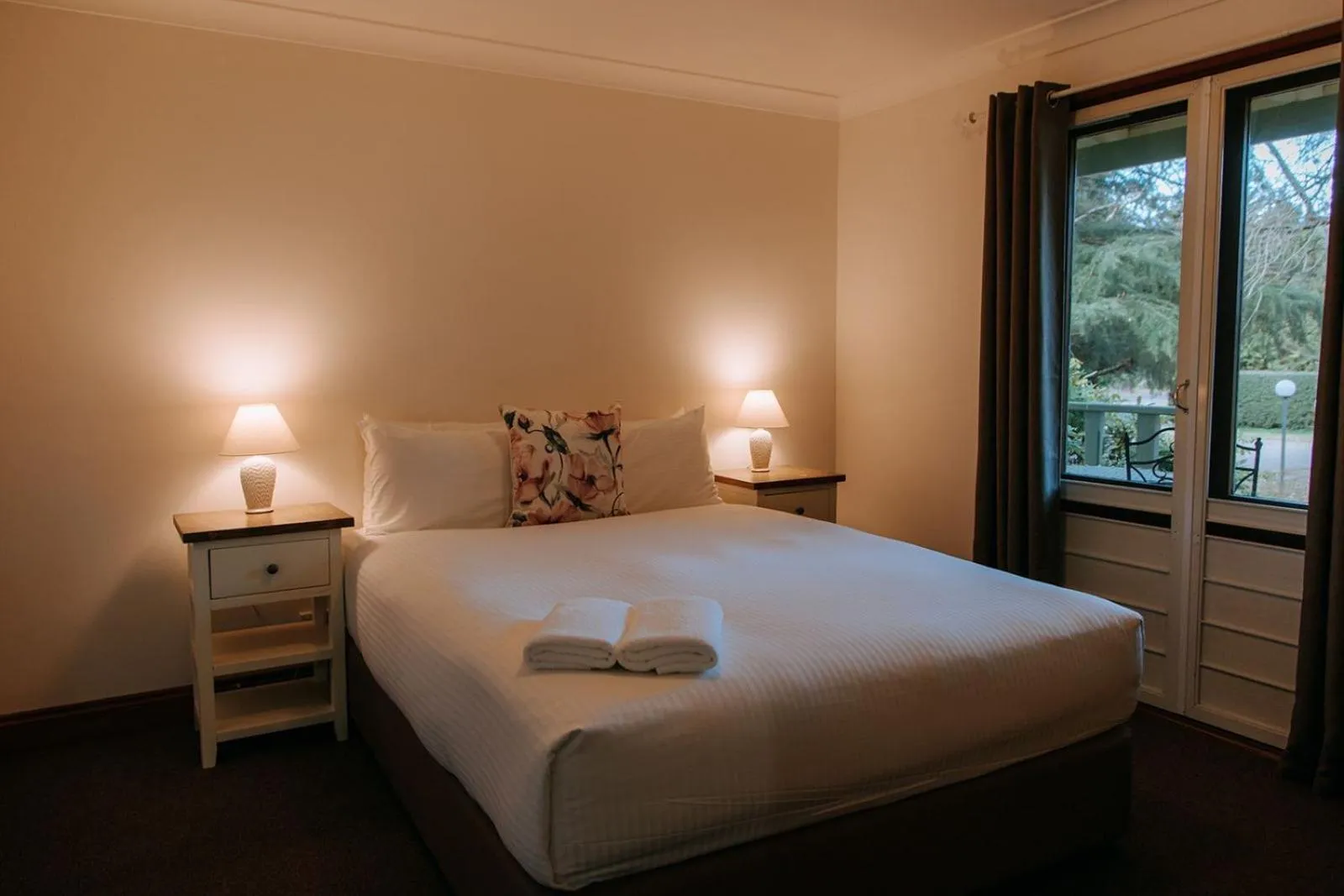 Bed in Federation Gardens & Possums Hideaway