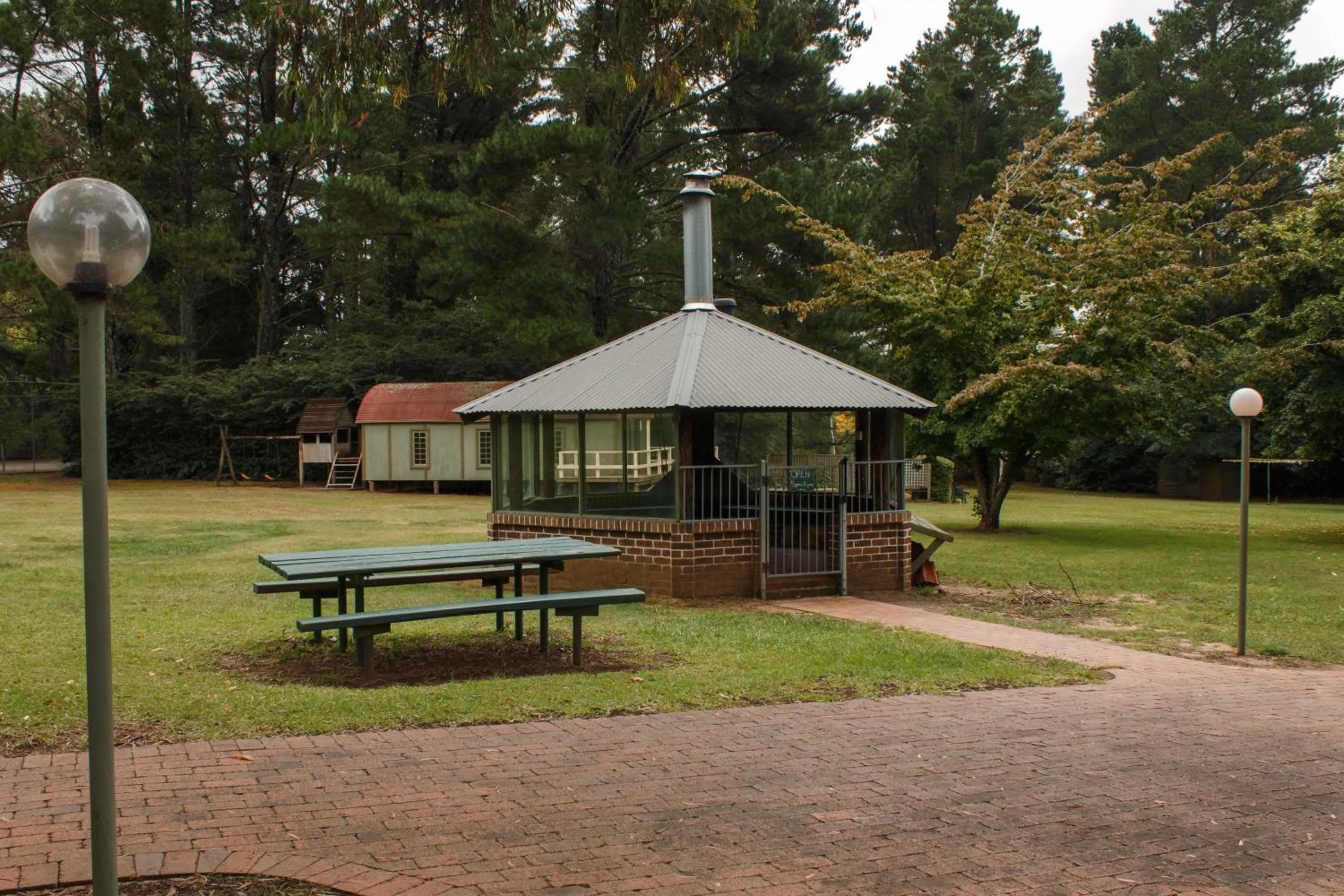Property building in Federation Gardens & Possums Hideaway