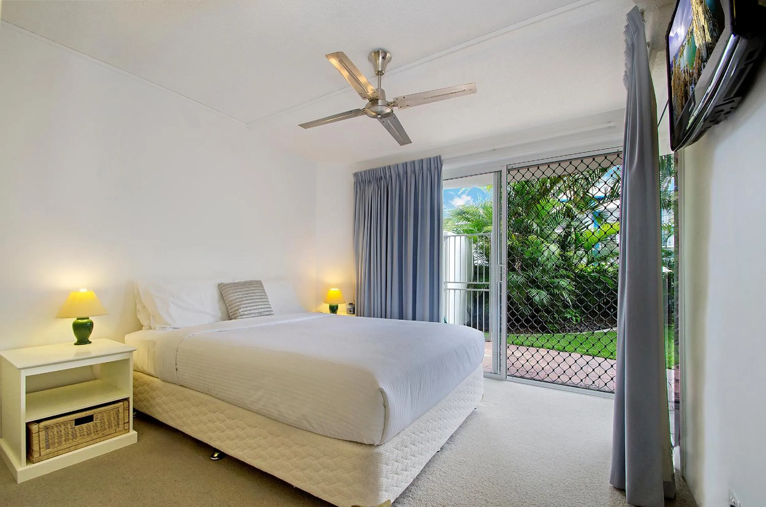 Bedroom, Bed in The Beach Houses Maroochydore