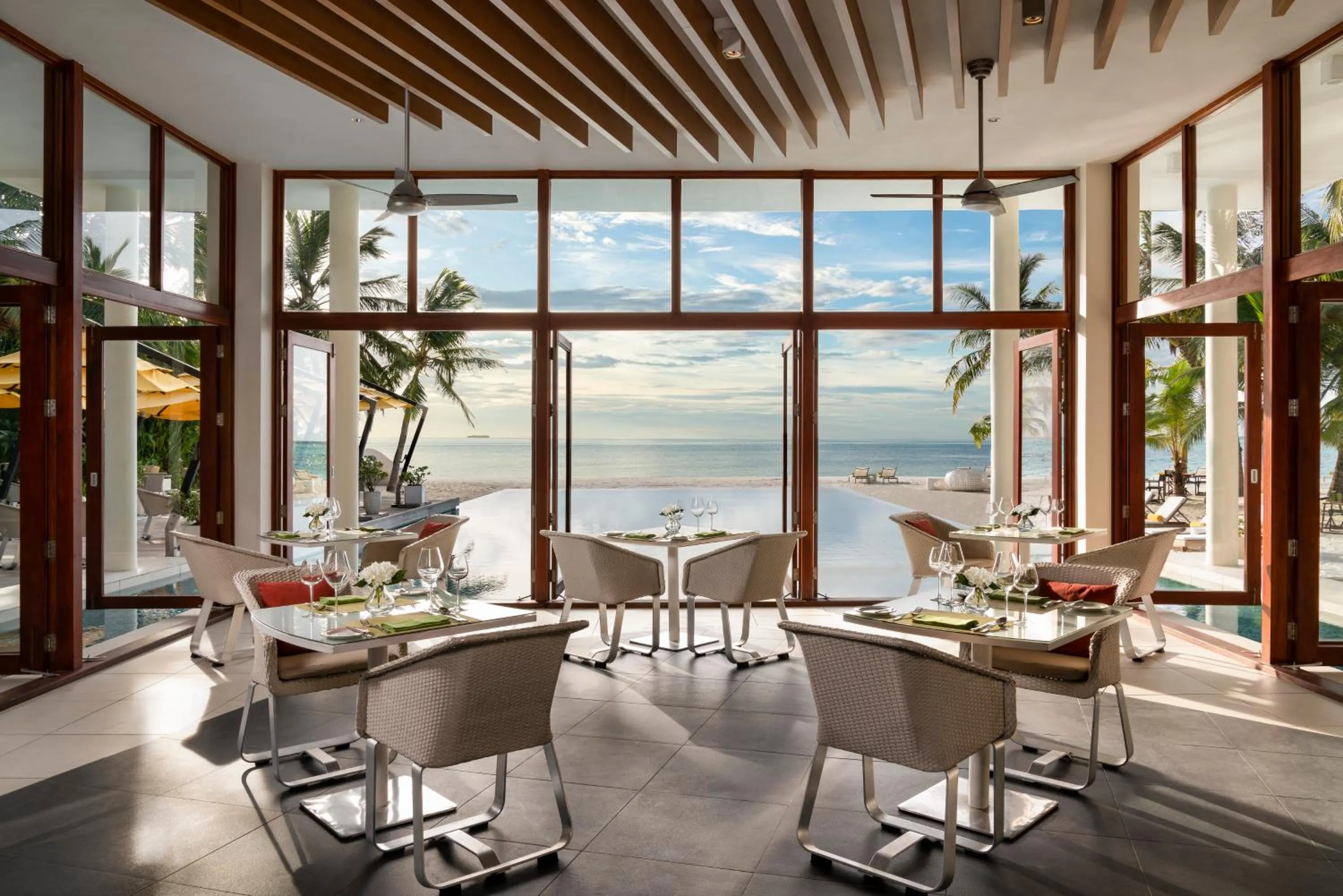 Restaurant/places to eat in Niyama Private Islands Maldives