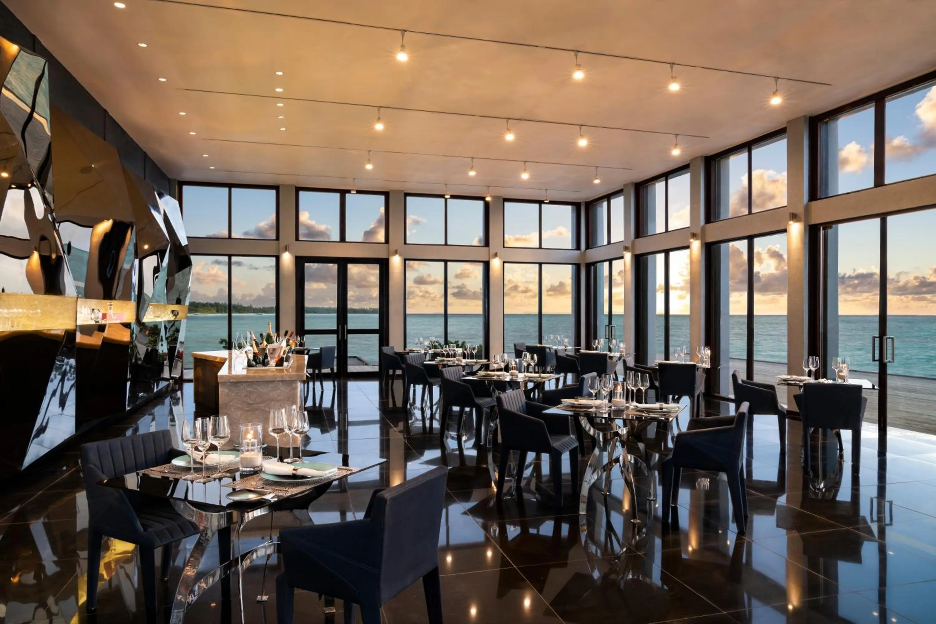 Restaurant/places to eat in Niyama Private Islands Maldives