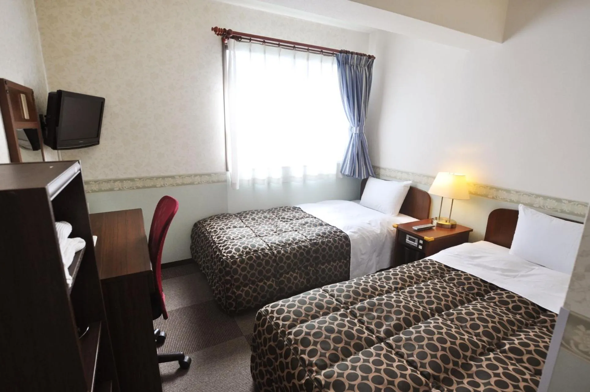 Photo of the whole room, Bed in Futsukaichi Green Hotel