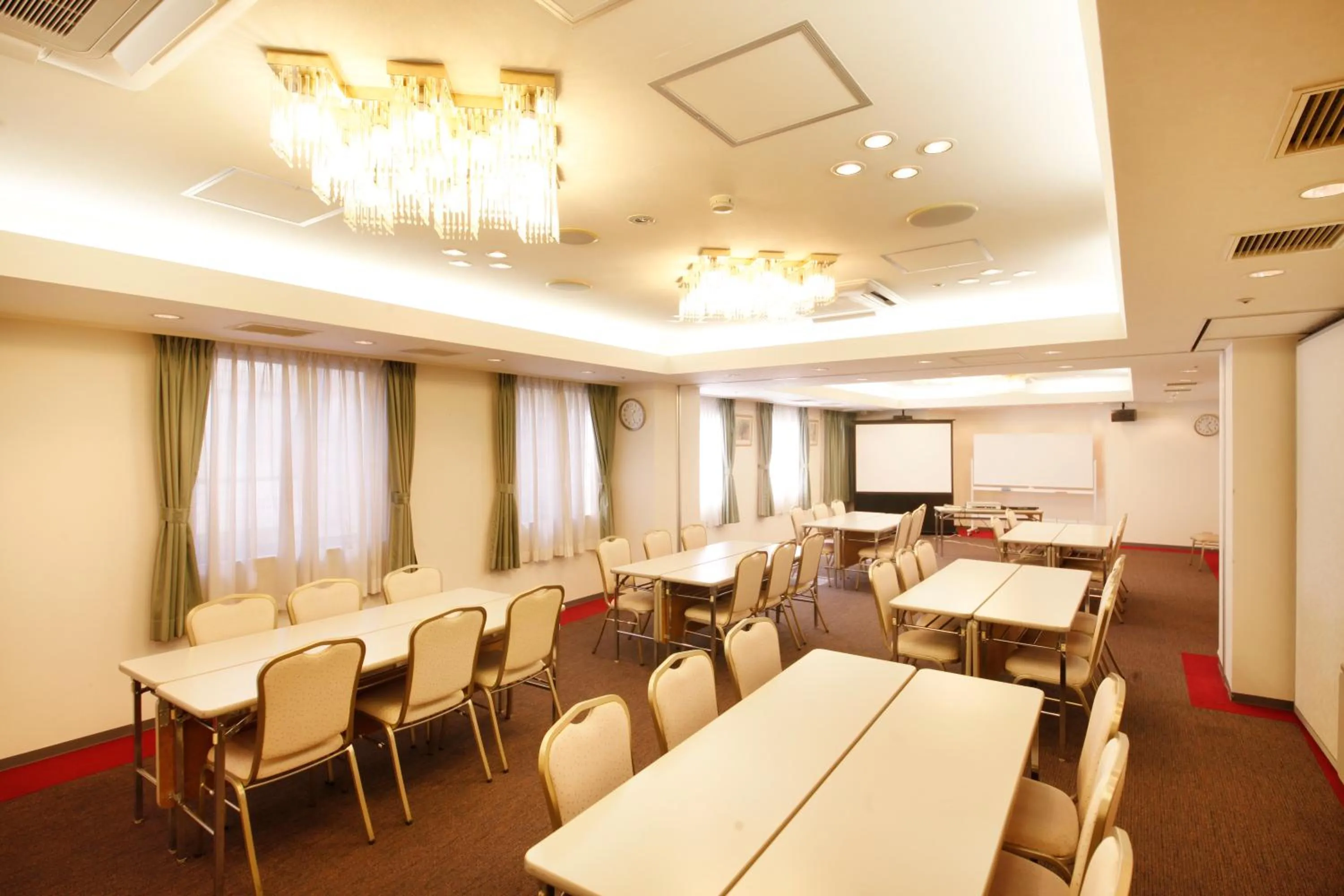Area and facilities in Court Hotel Shin-Yokohama