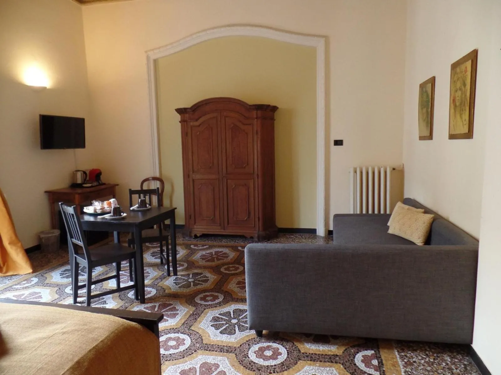 Quadruple Room with Shared Bathroom in B&B Genova Centro