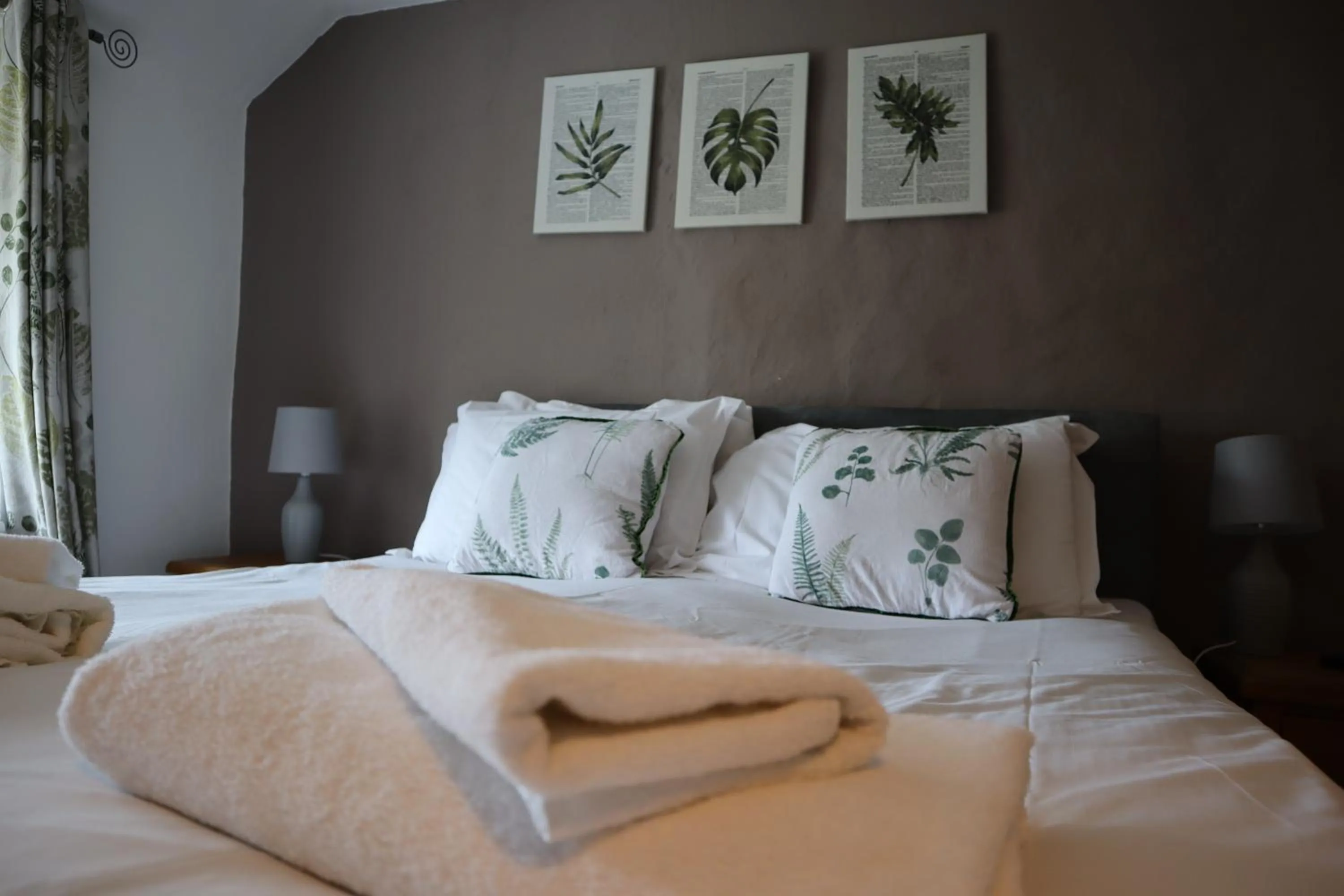 Bed in The White Horse Inn