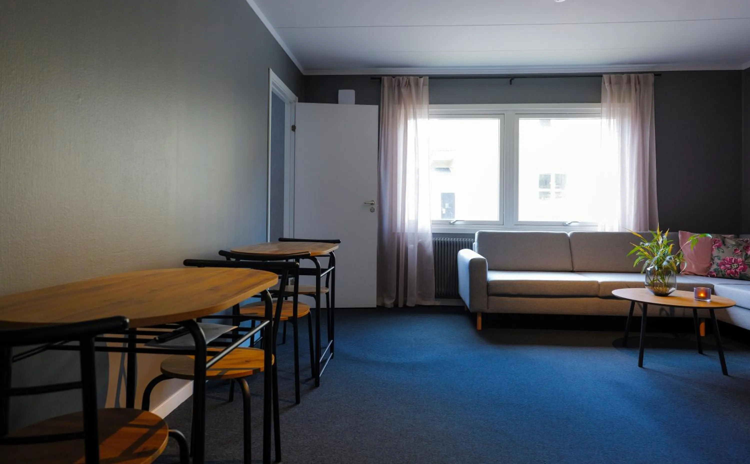 Communal lounge/ TV room in Hotell Veckefjärden