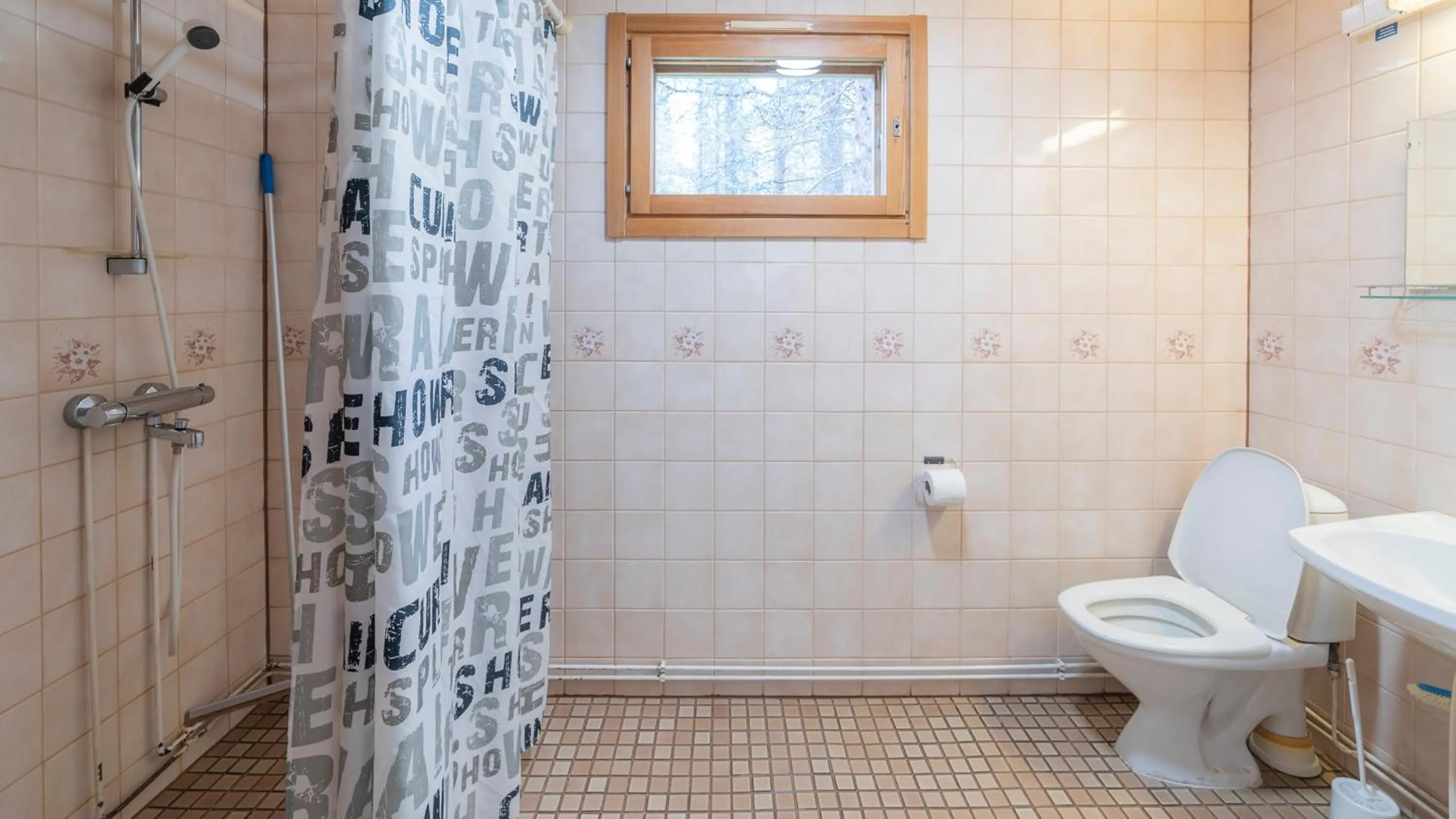 Shower in Ukonjärven Holiday Village
