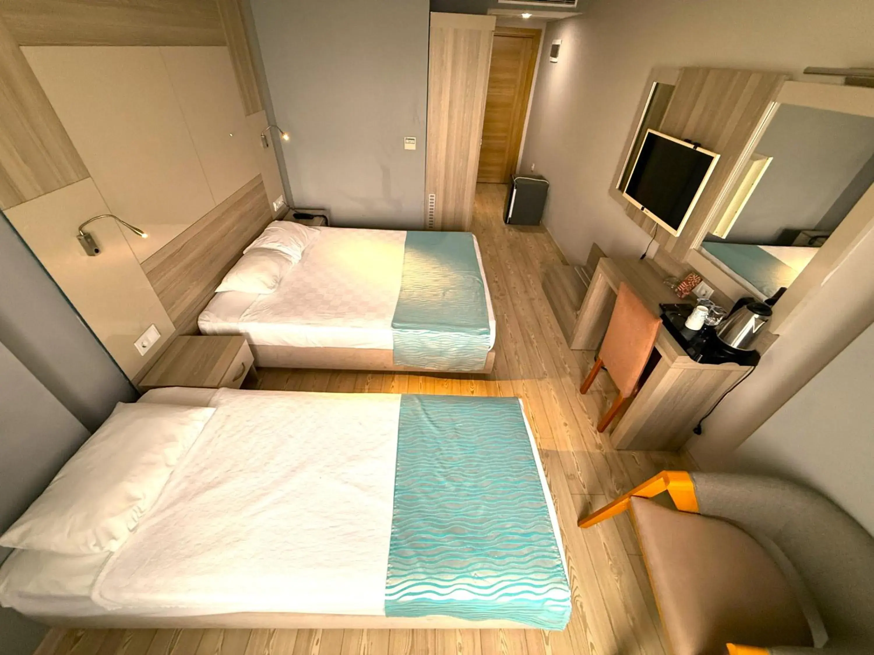 Photo of the whole room, Bed in On Hotel Photo of the whole room, Bed in On Hotel