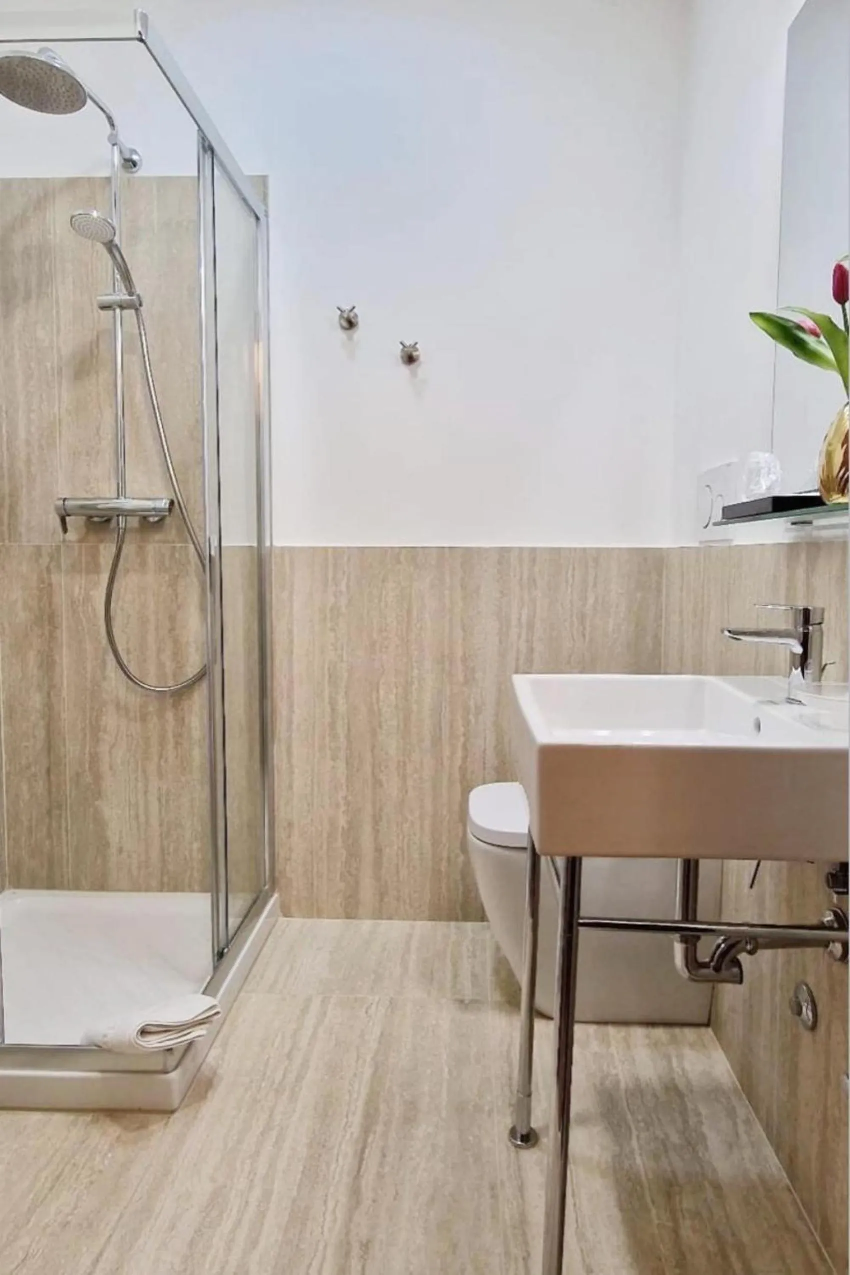 Shower in Affittacamere Boncompagni Suite