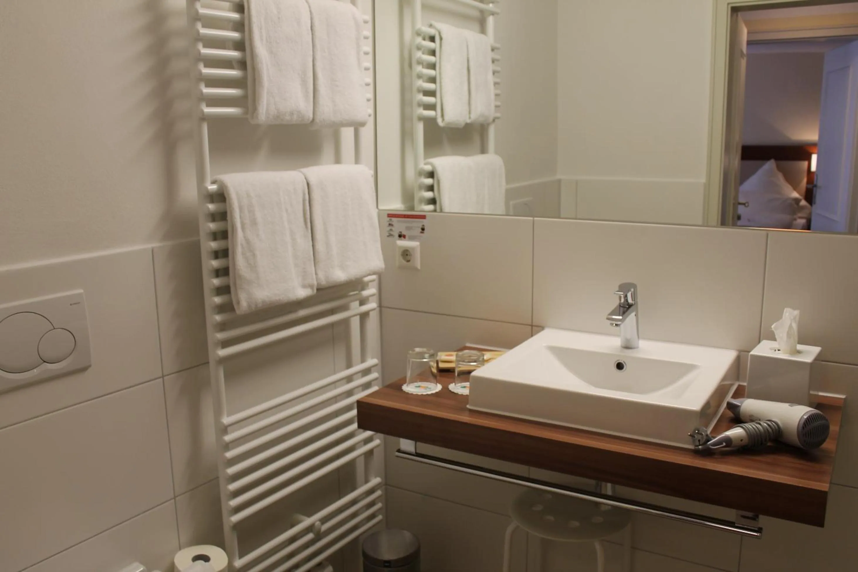 Bathroom in Stadt-gut-Hotel Gasthof Goldener Adler