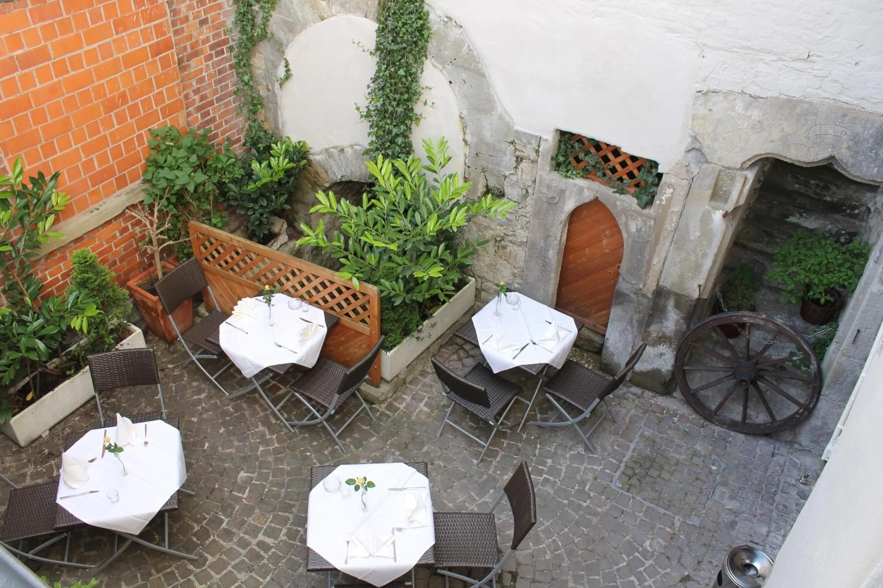 Patio in Stadt-gut-Hotel Gasthof Goldener Adler
