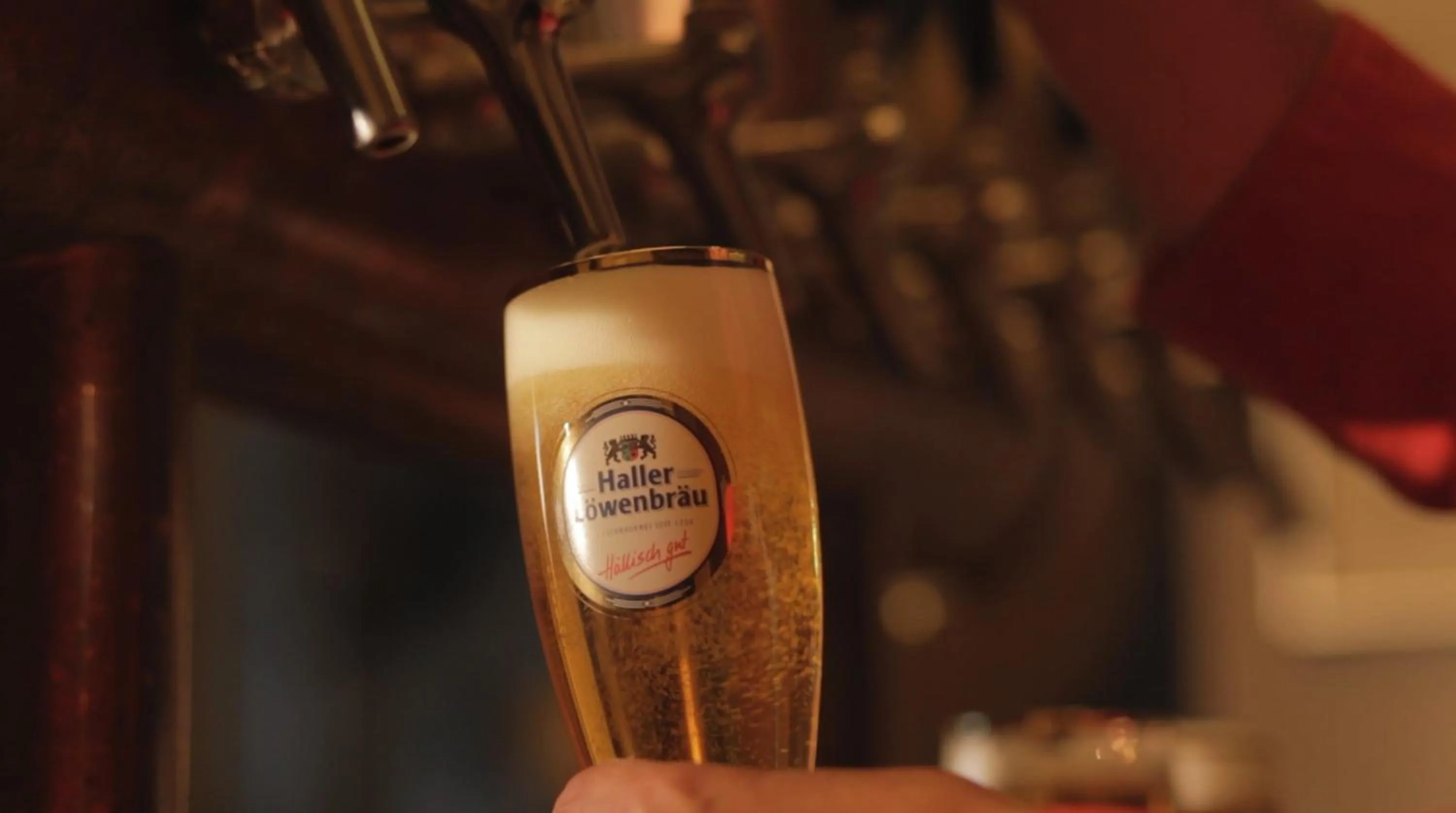 Alcoholic drinks in Stadt-gut-Hotel Gasthof Goldener Adler