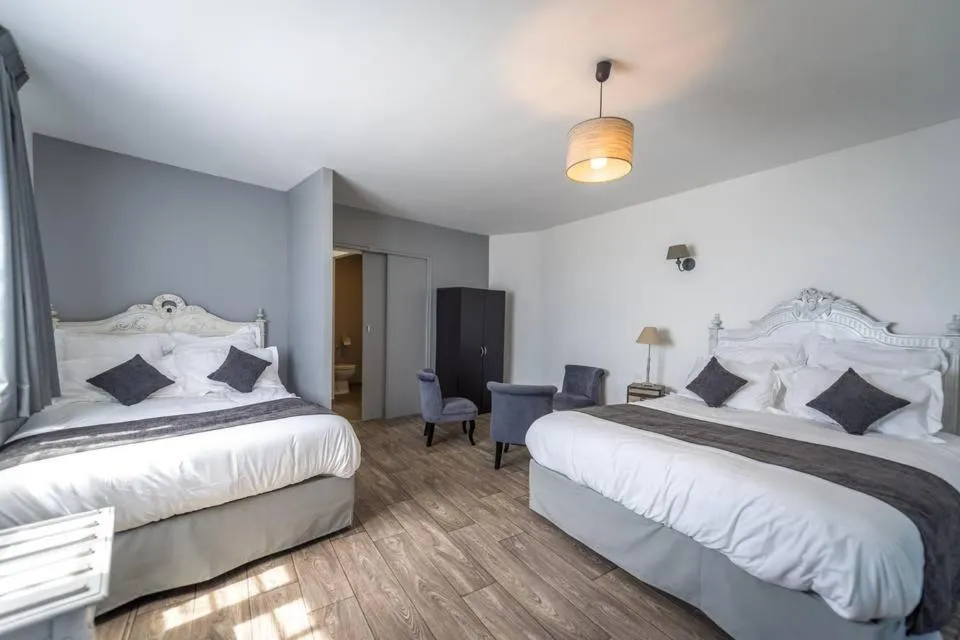 Bed in Domaine de Presle Saumur, The Originals Relais