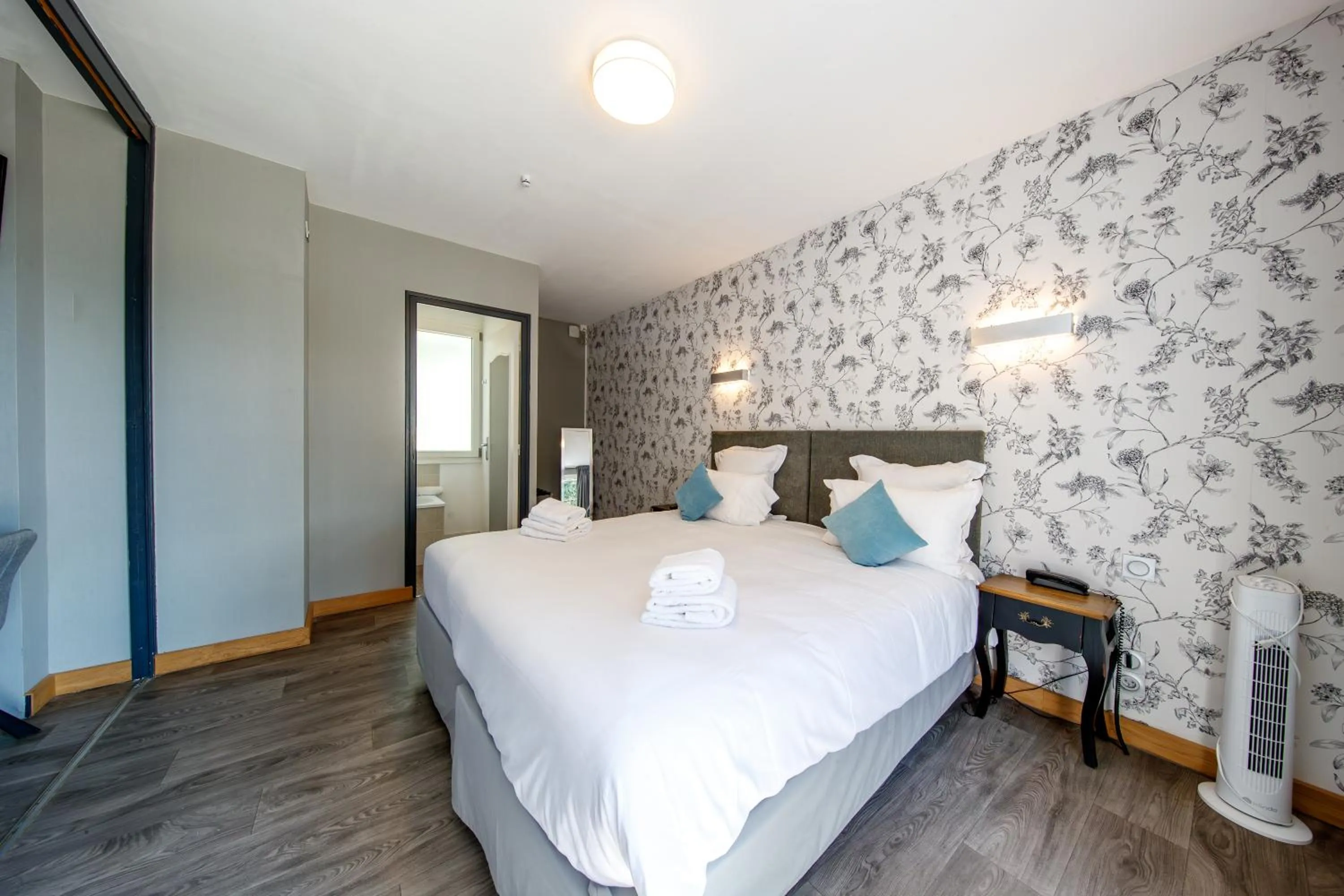 Bed in Domaine de Presle Saumur, The Originals Relais