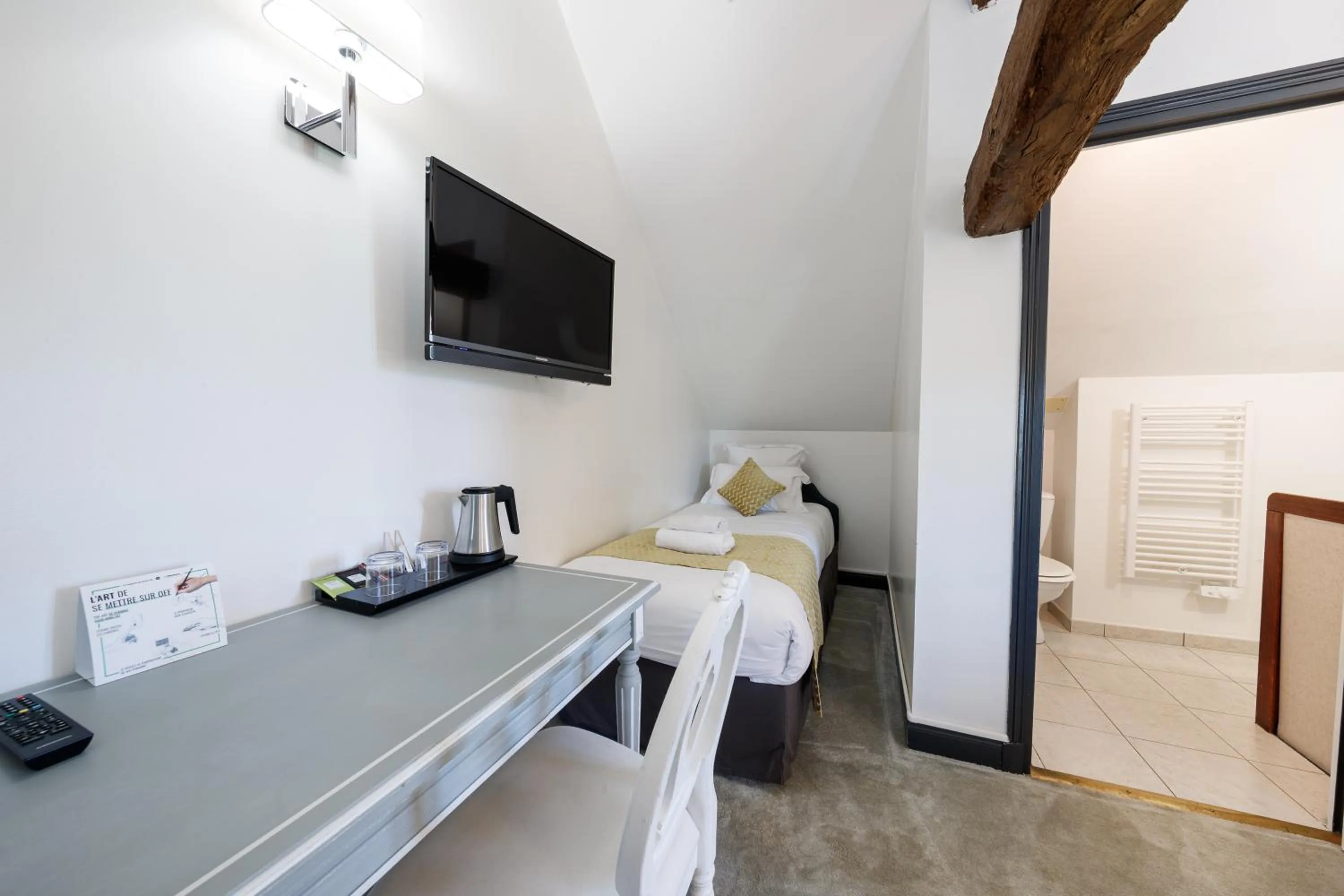 Bed in Domaine de Presle Saumur, The Originals Relais