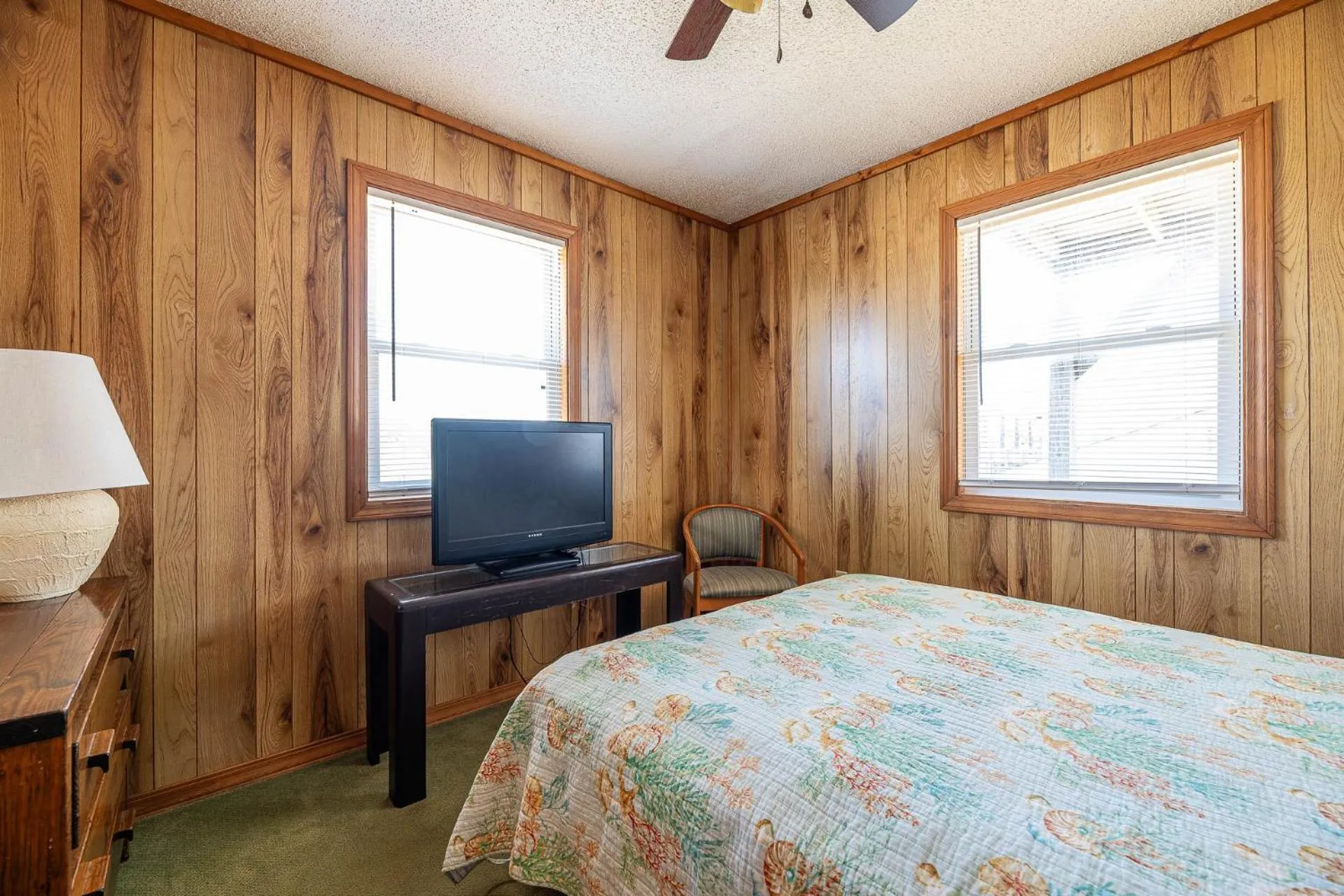 Bed in Byrd's Nest - KDH MP 6, Ocean Views, 200 Yards to the Beach