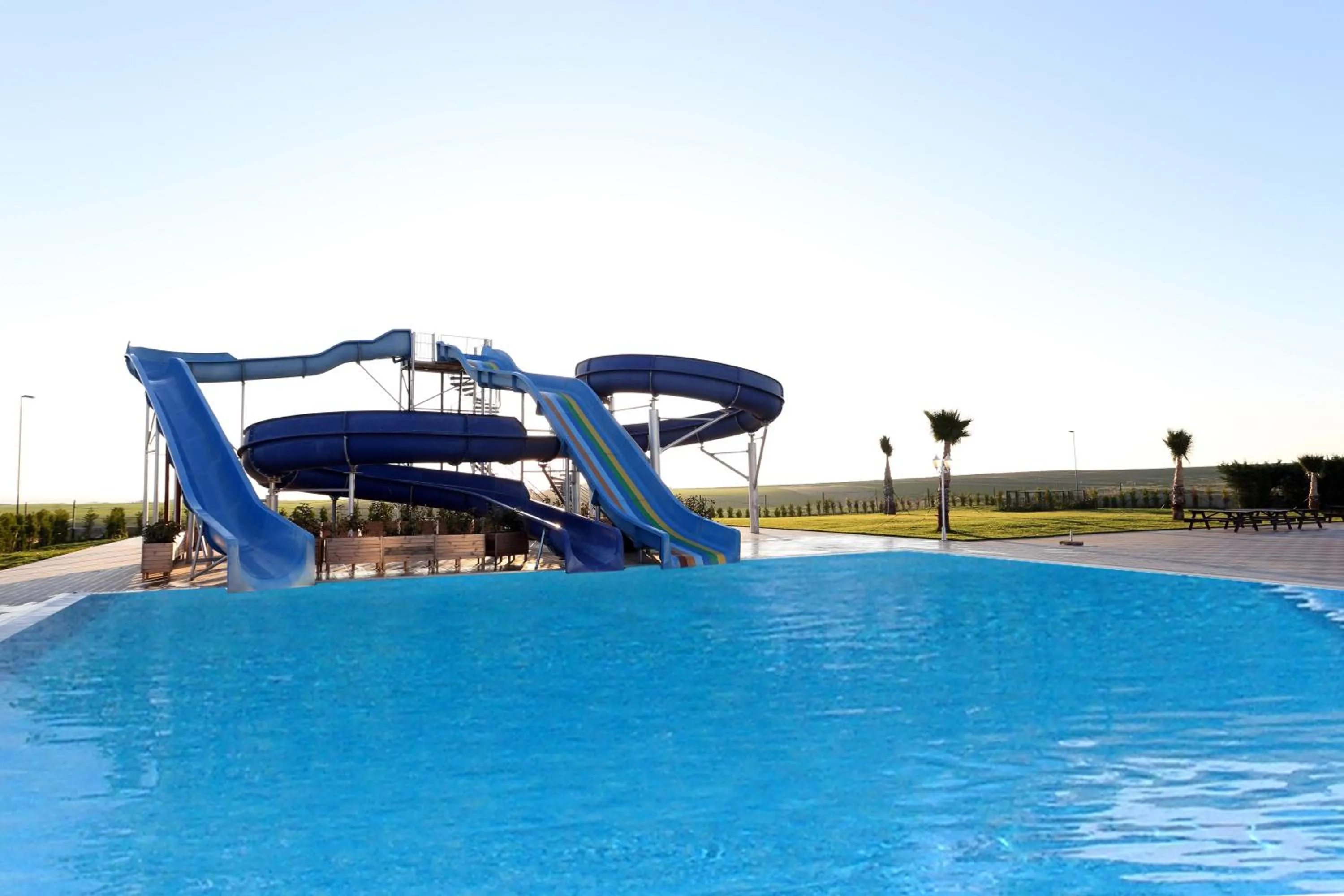 Swimming pool in Eser Diamond Hotel Spa & Convention Center İstanbul