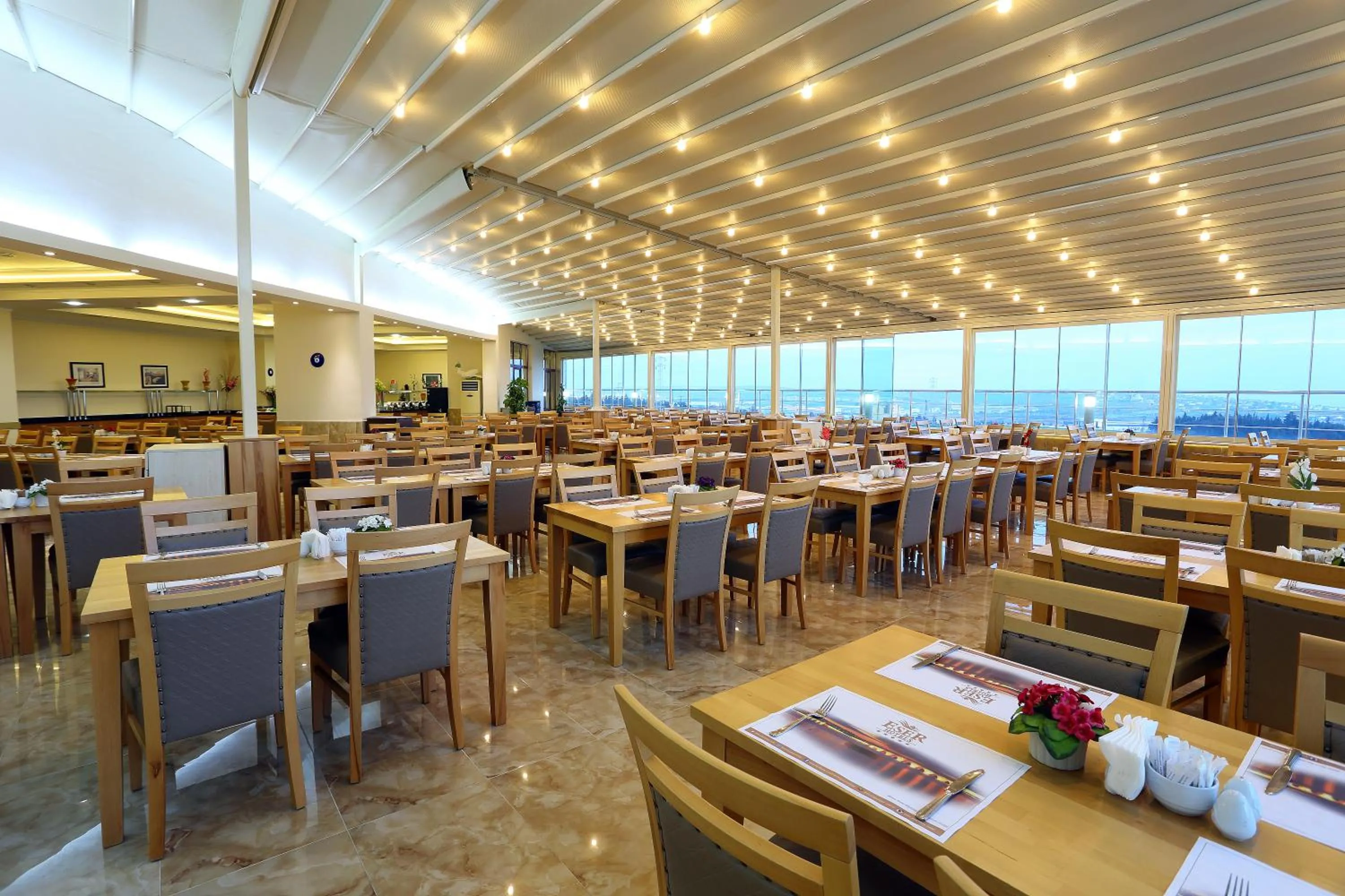 Restaurant/places to eat in Eser Diamond Hotel Spa & Convention Center İstanbul