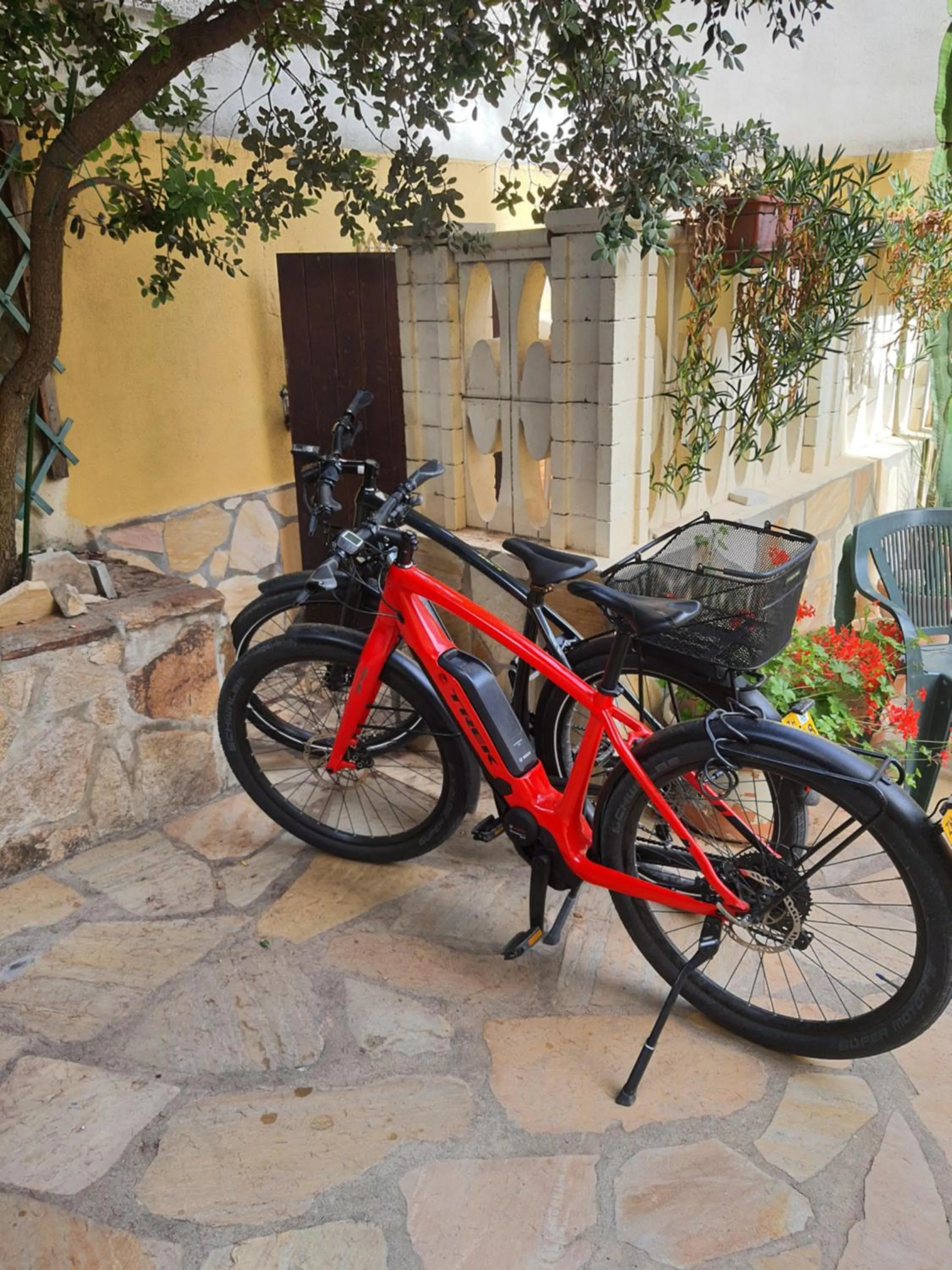 Parking in AL PEZ exclusive rooms