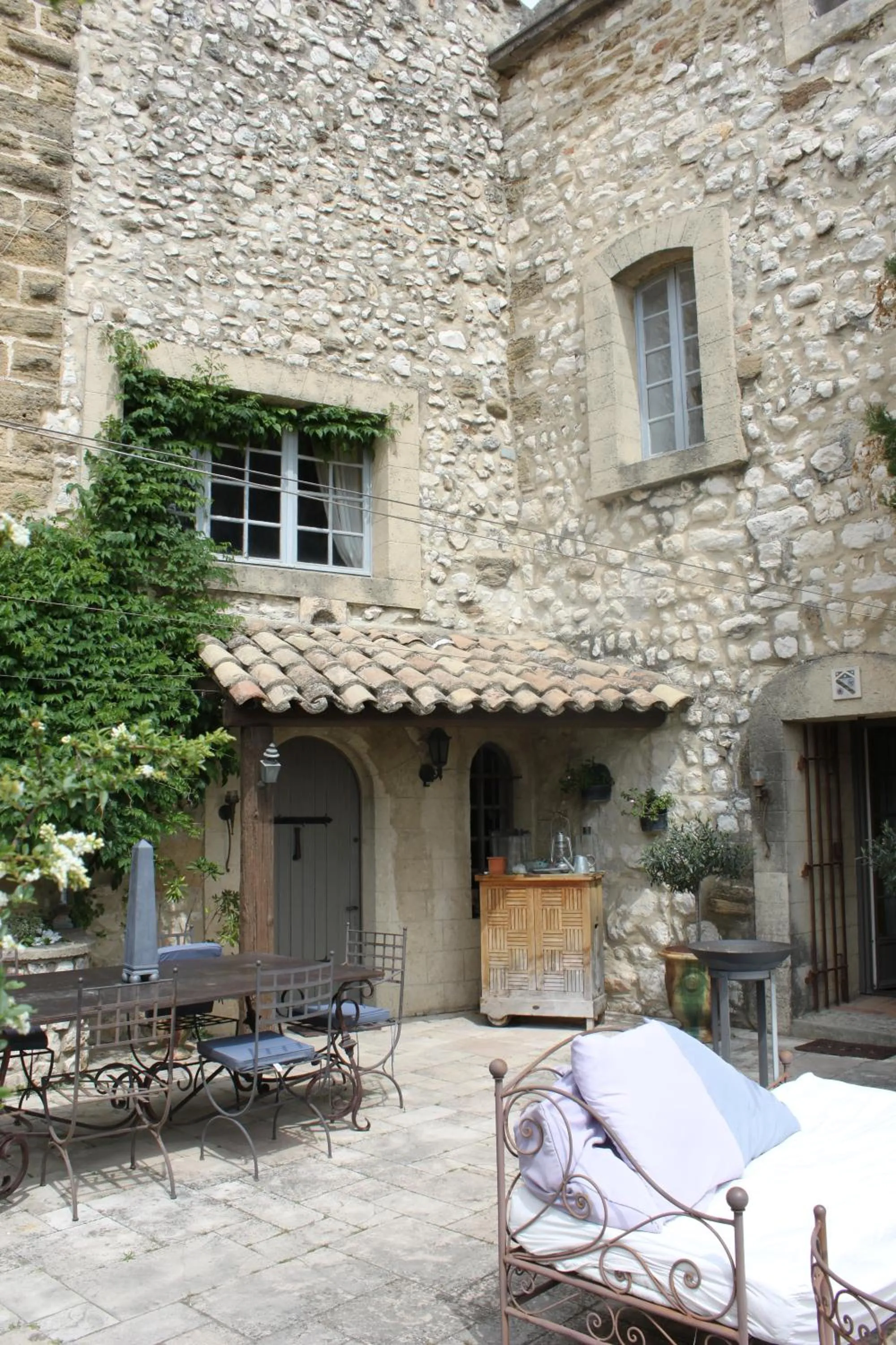 Property building in Château de Vedène