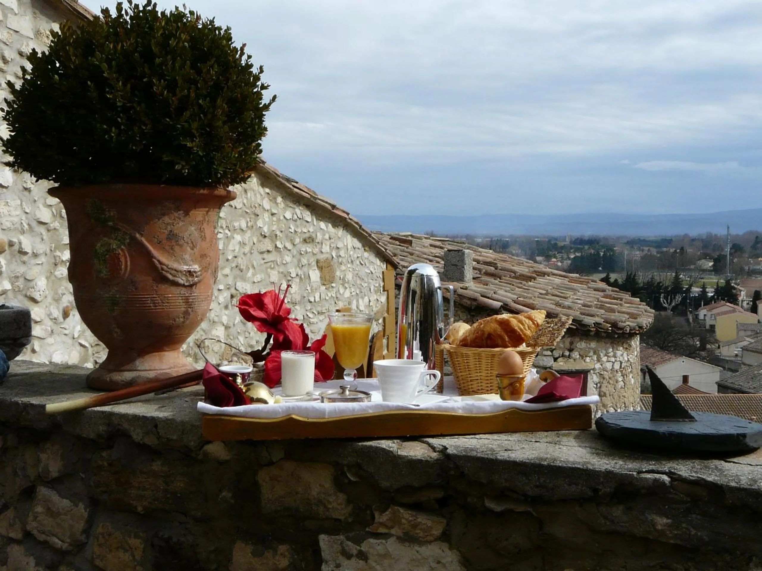Breakfast in Château de Vedène