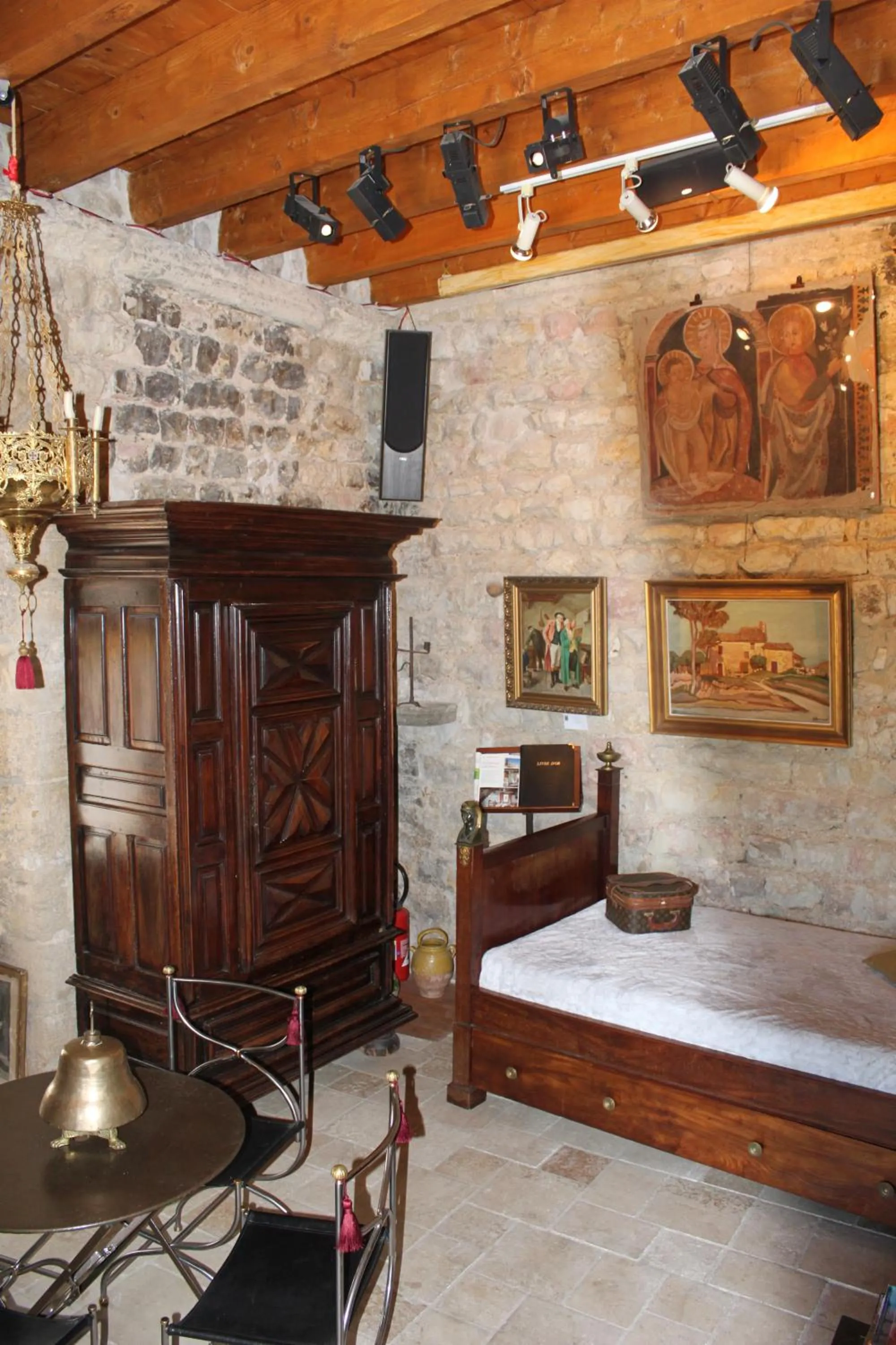 Decorative detail, Bed in Château de Vedène