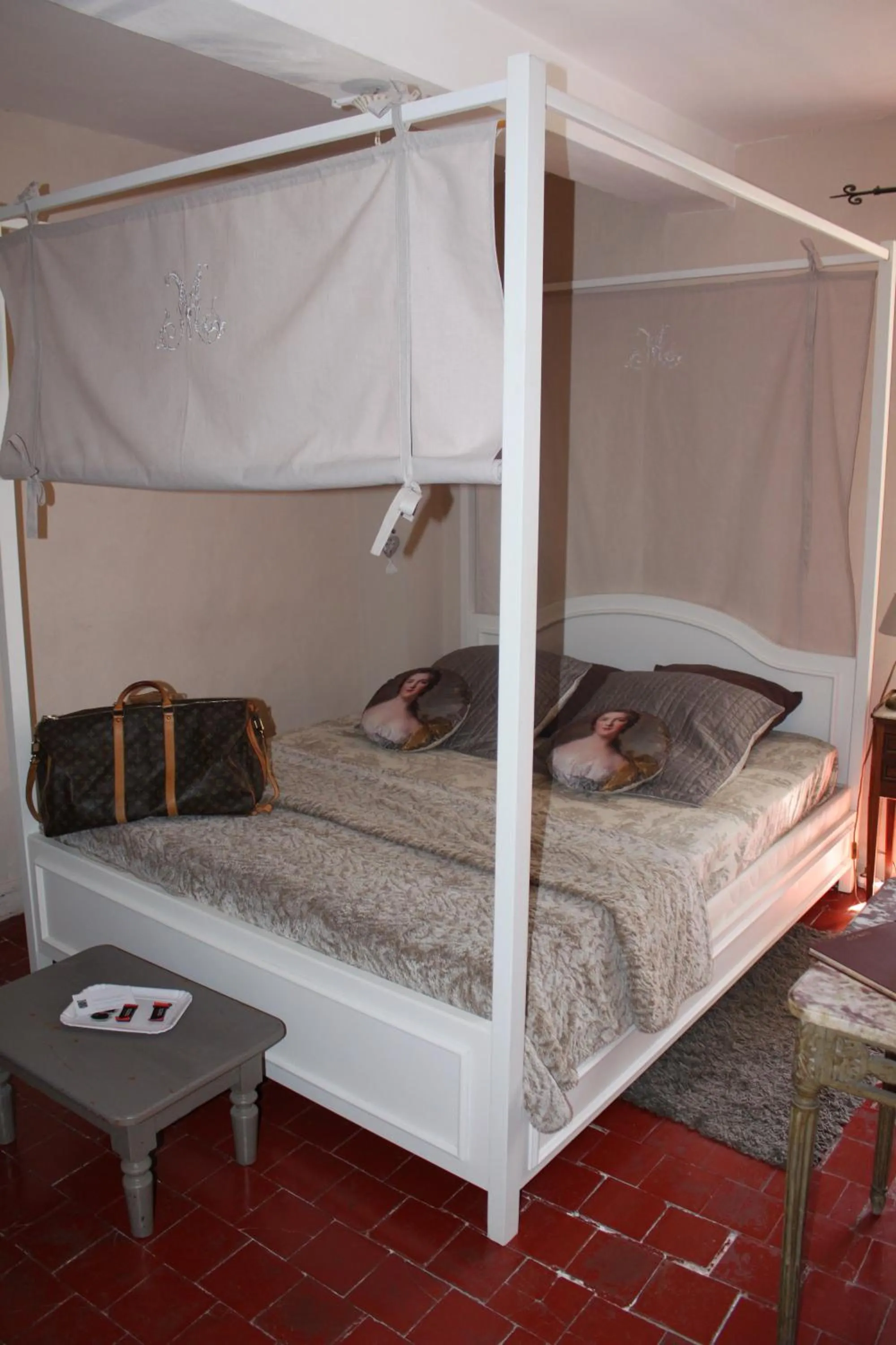 Bed in Château de Vedène