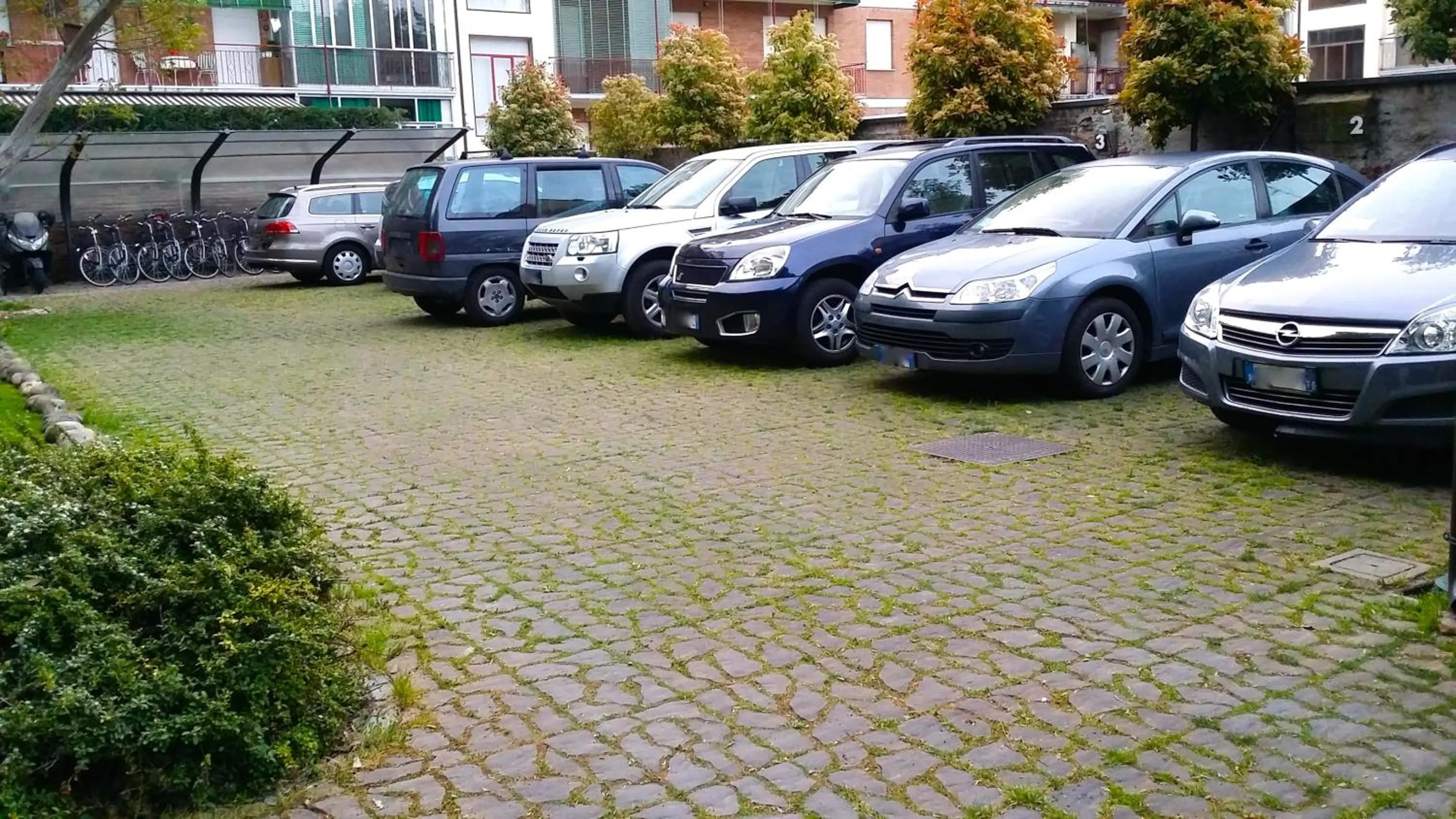 Parking in Alkimia Smart Rooms