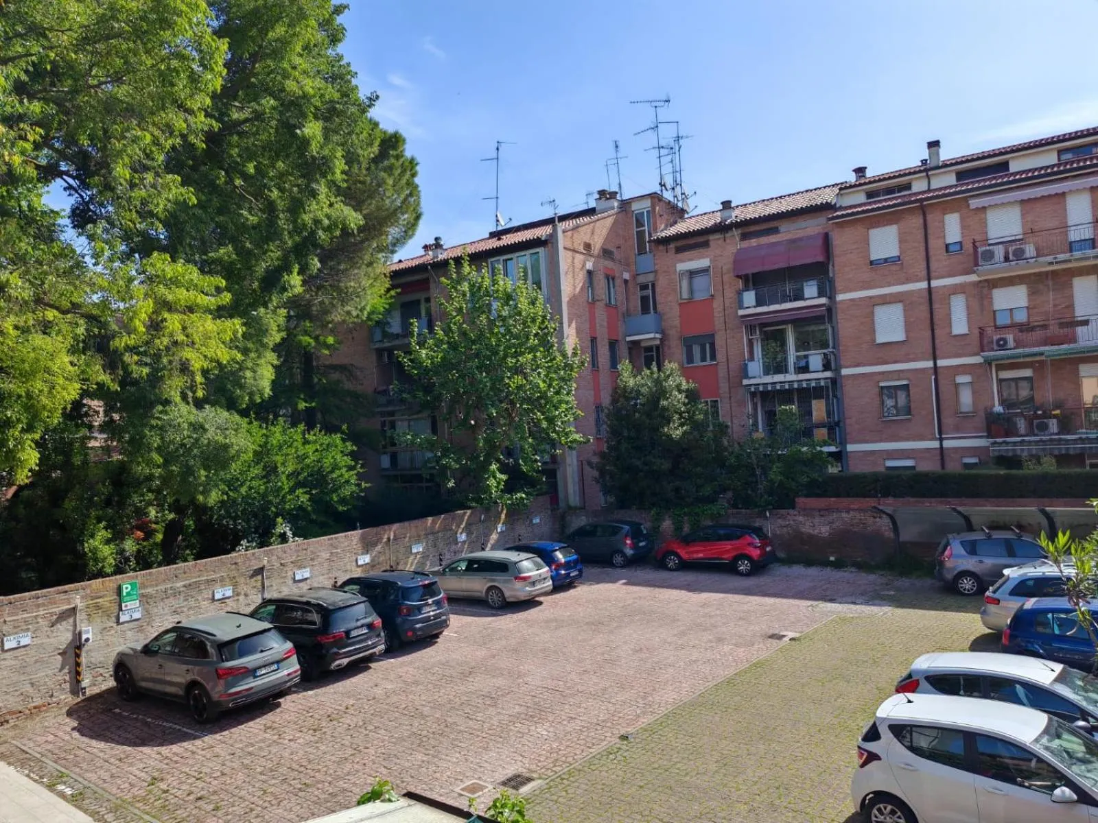 Parking in Alkimia Smart Rooms