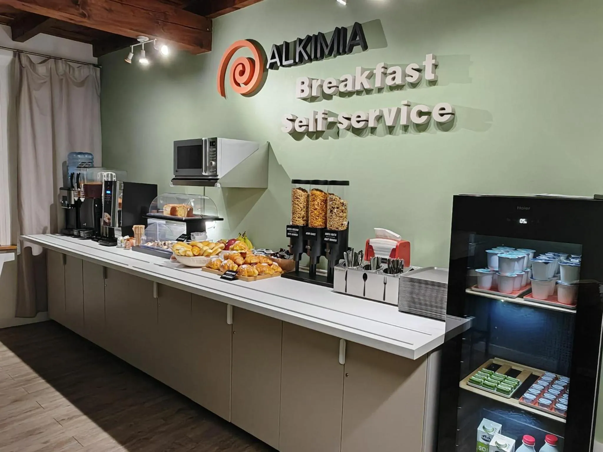 Breakfast in Alkimia Smart Rooms