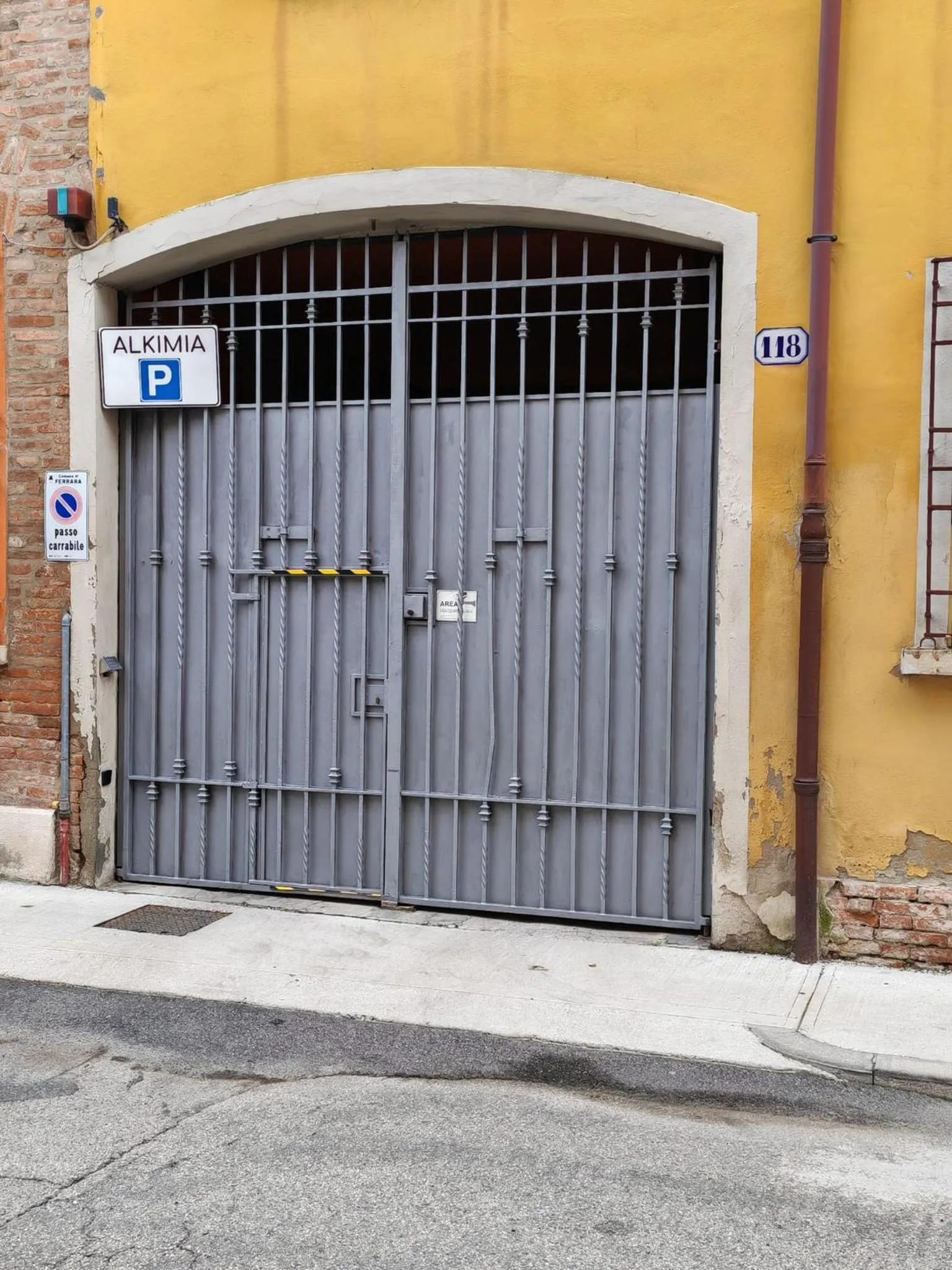 Property building in Alkimia Smart Rooms