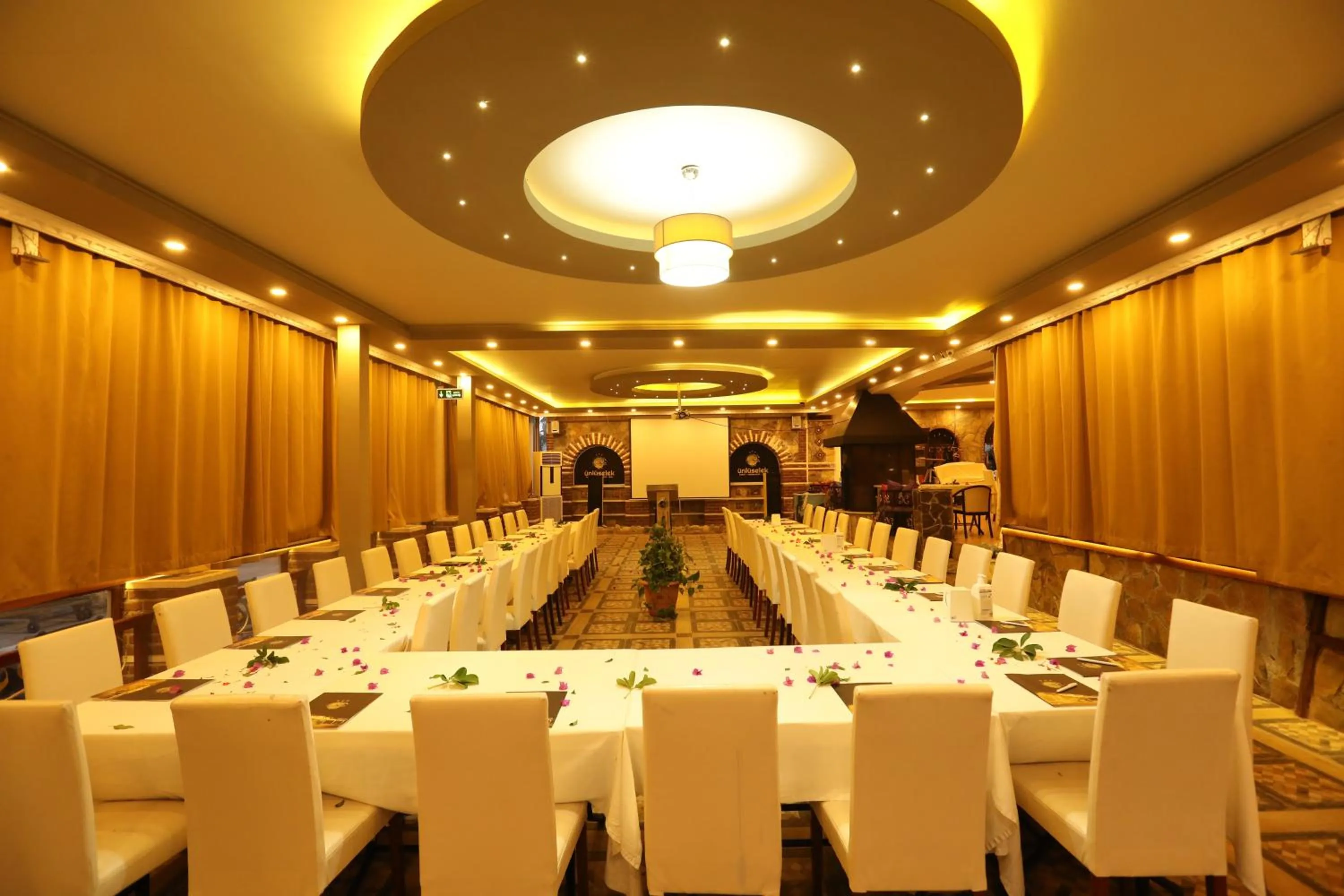 People in Unluselek Hotel