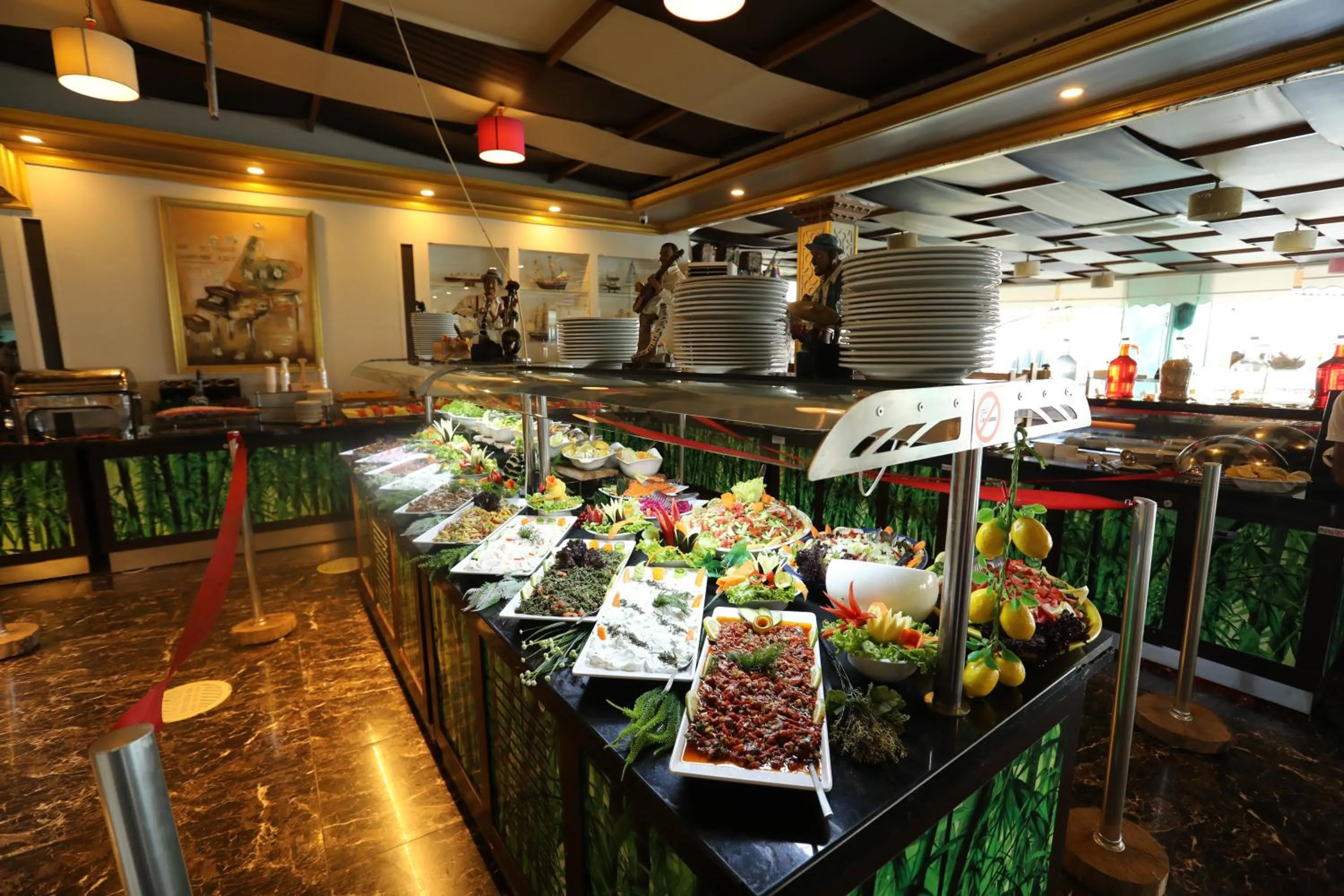 Restaurant/places to eat in Unluselek Hotel