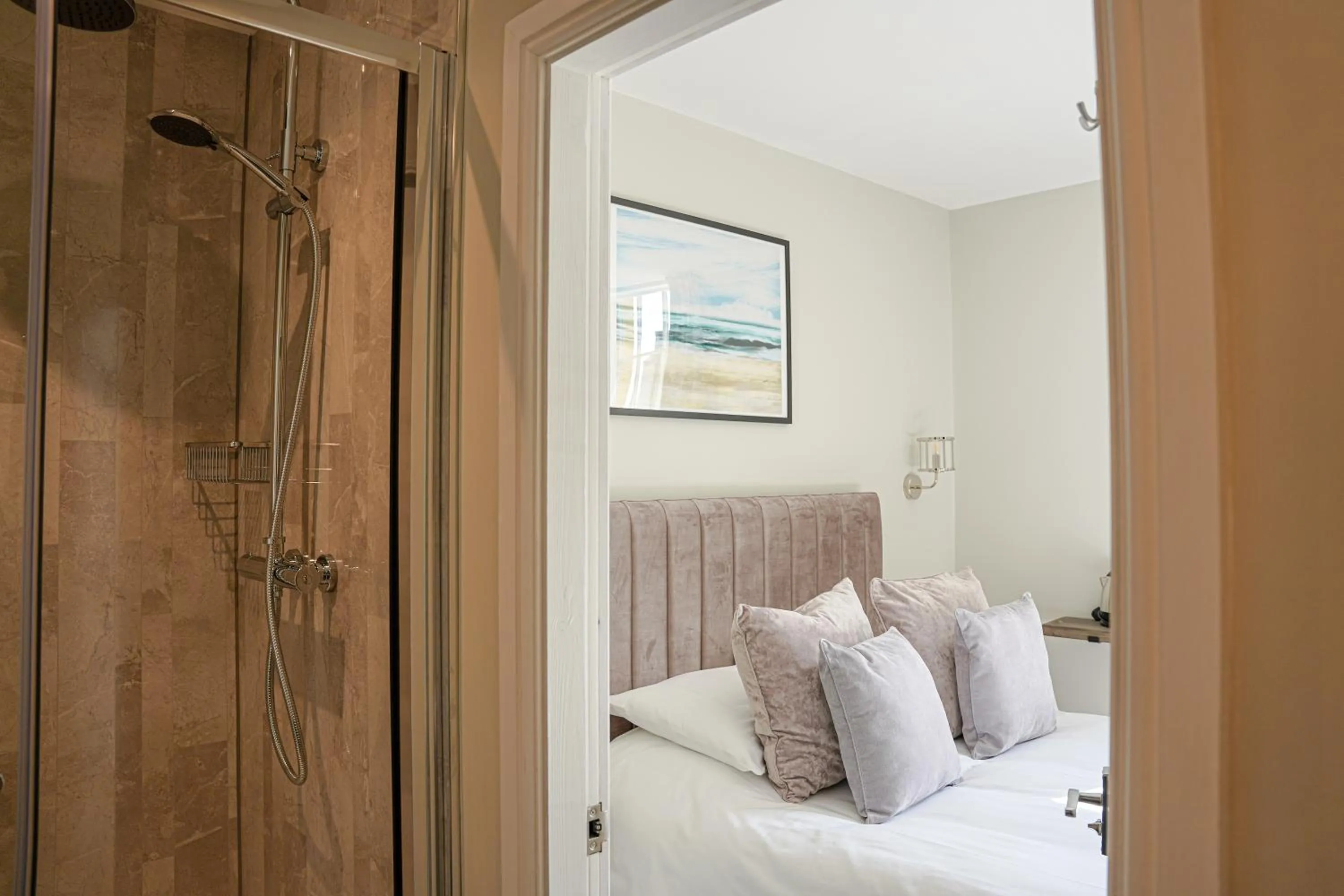 Bedroom, Bed in The Clarence Gardens Hotel, BW Signature Collection