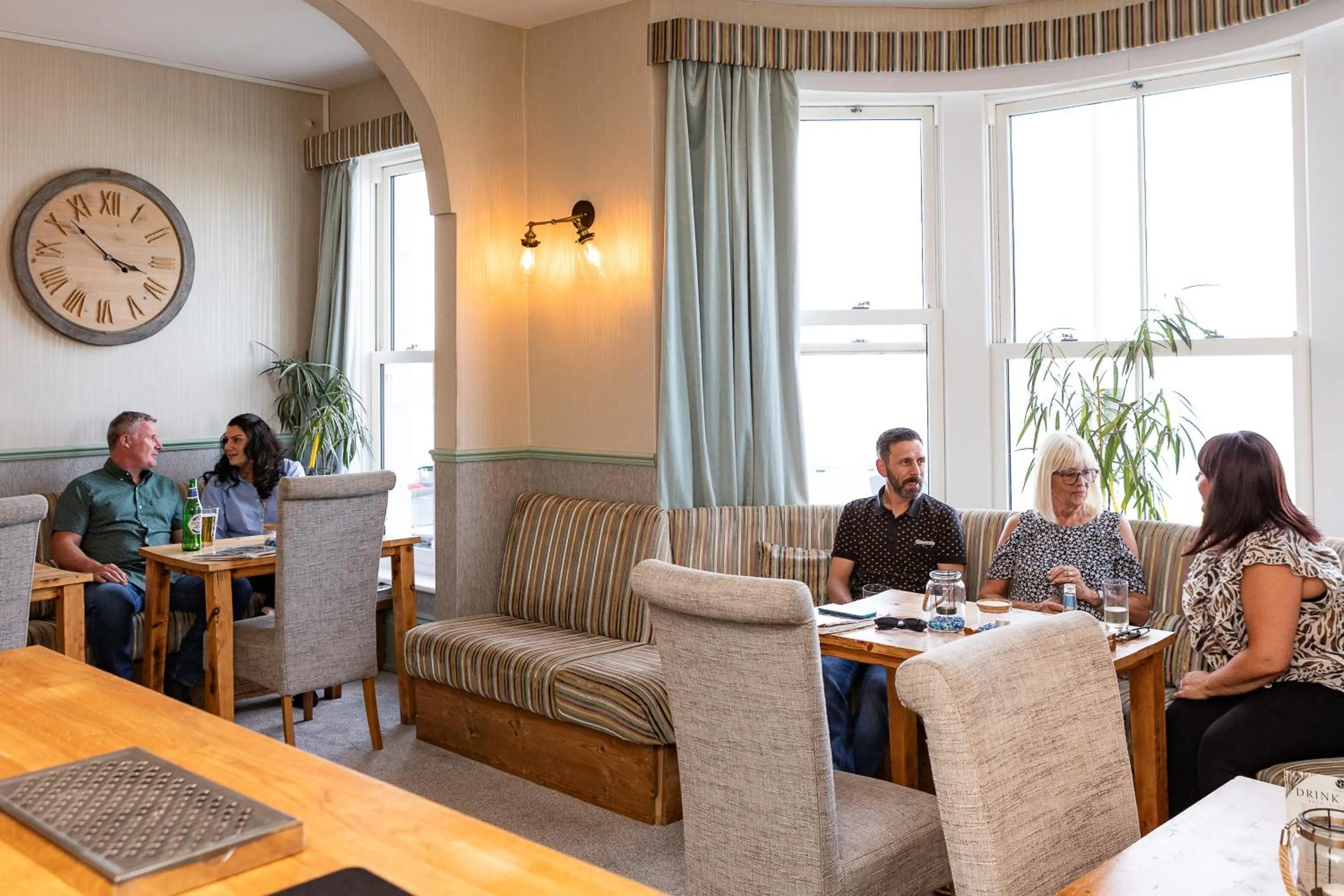 Lounge or bar in The Clarence Gardens Hotel, BW Signature Collection