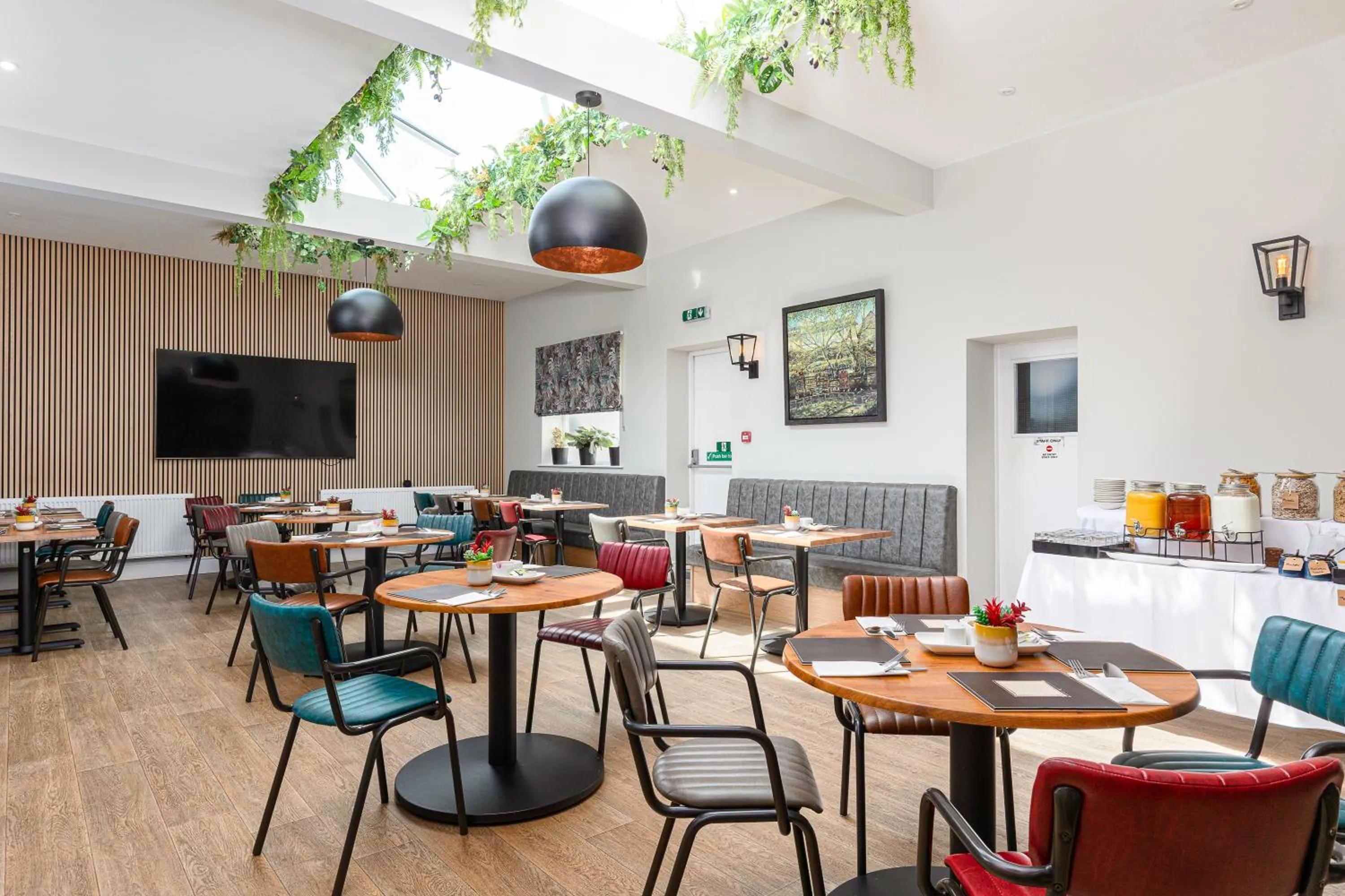 Restaurant/places to eat in The Clarence Gardens Hotel, BW Signature Collection