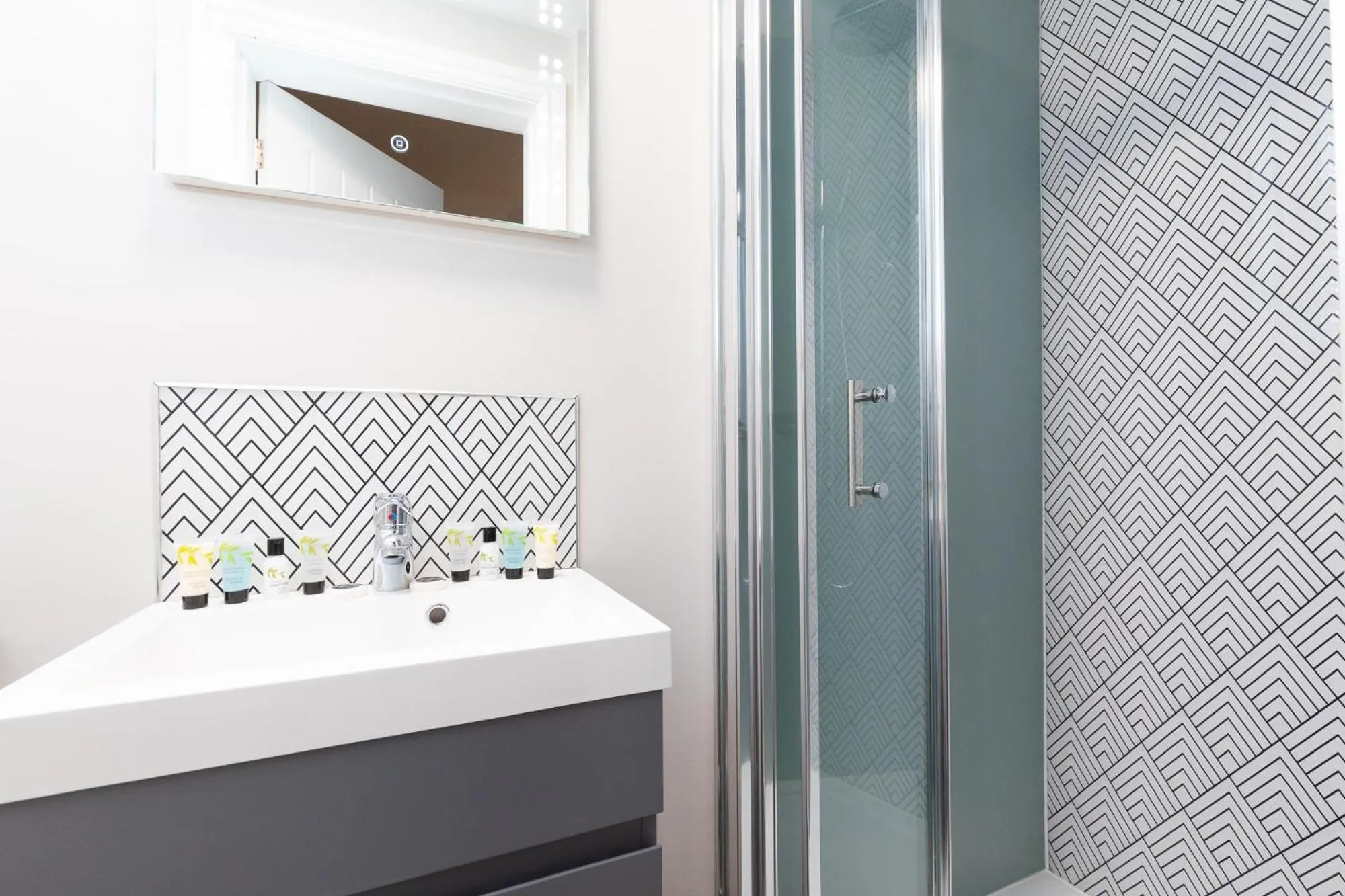 Bathroom in The Clarence Gardens Hotel, BW Signature Collection