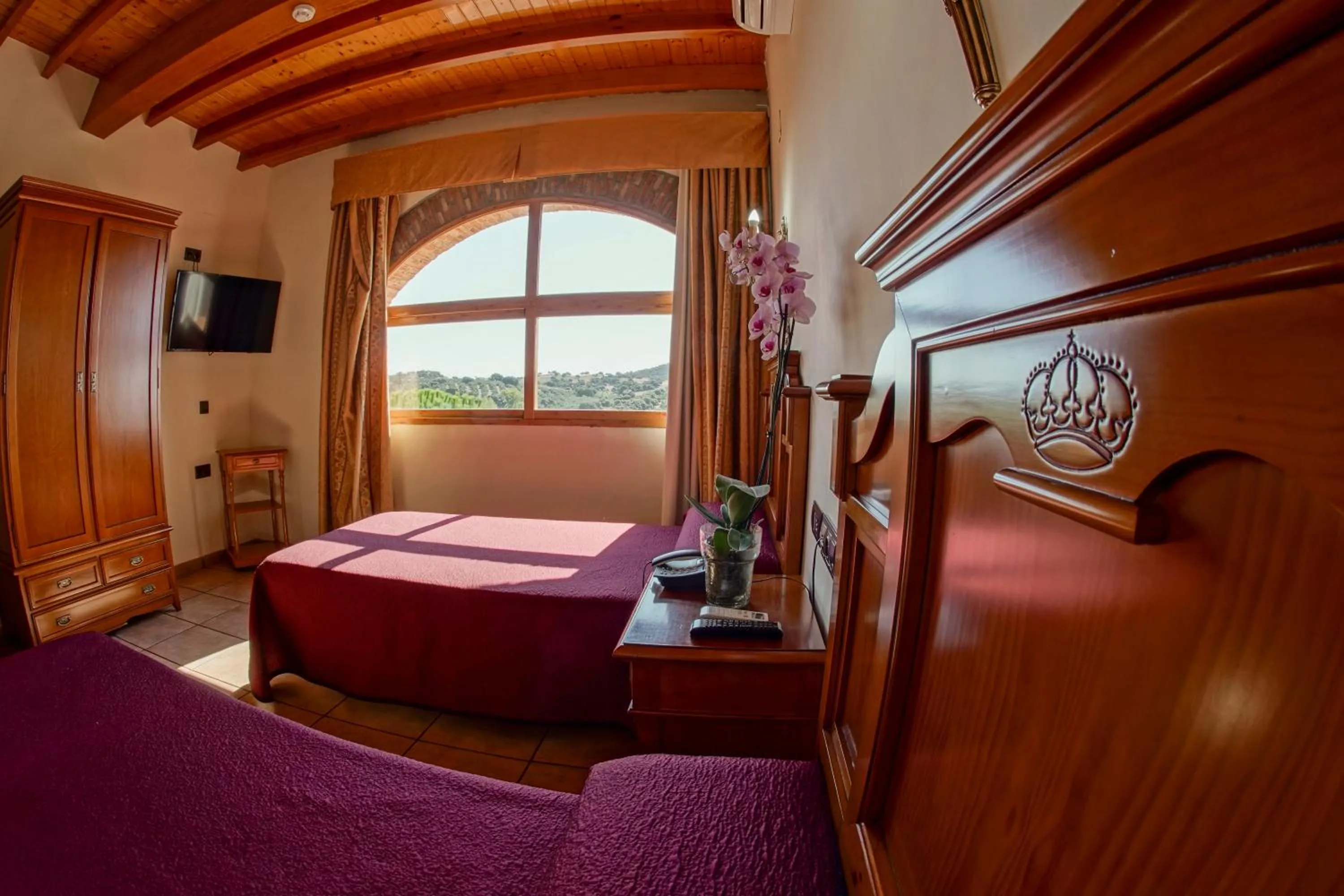 Bed in Hotel Alfonso VIII