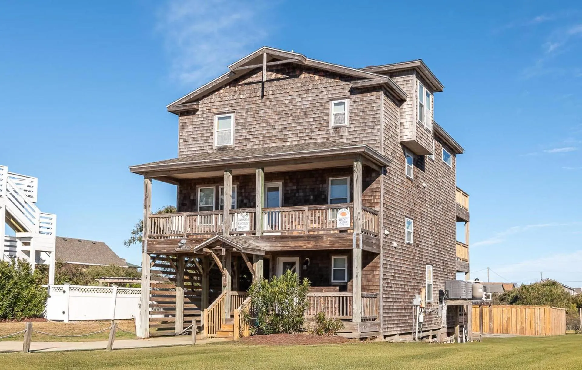 Carolina Cottage - Kitty Hawk, Oceanside, Walk to Beach, Pool, Hot Tub, Pool Table