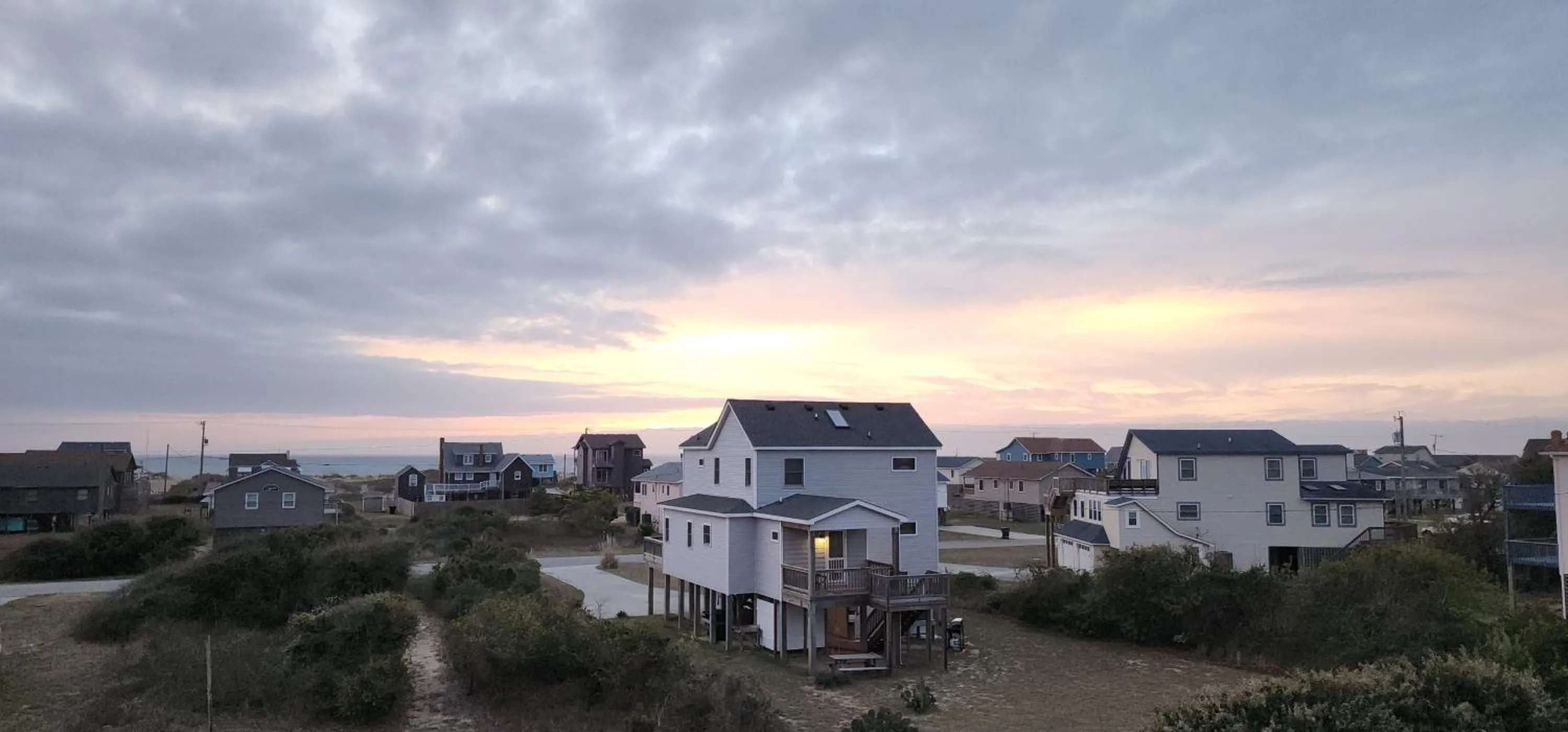 Carolina Cottage - Kitty Hawk, Oceanside, Walk to Beach, Pool, Hot Tub, Pool Table