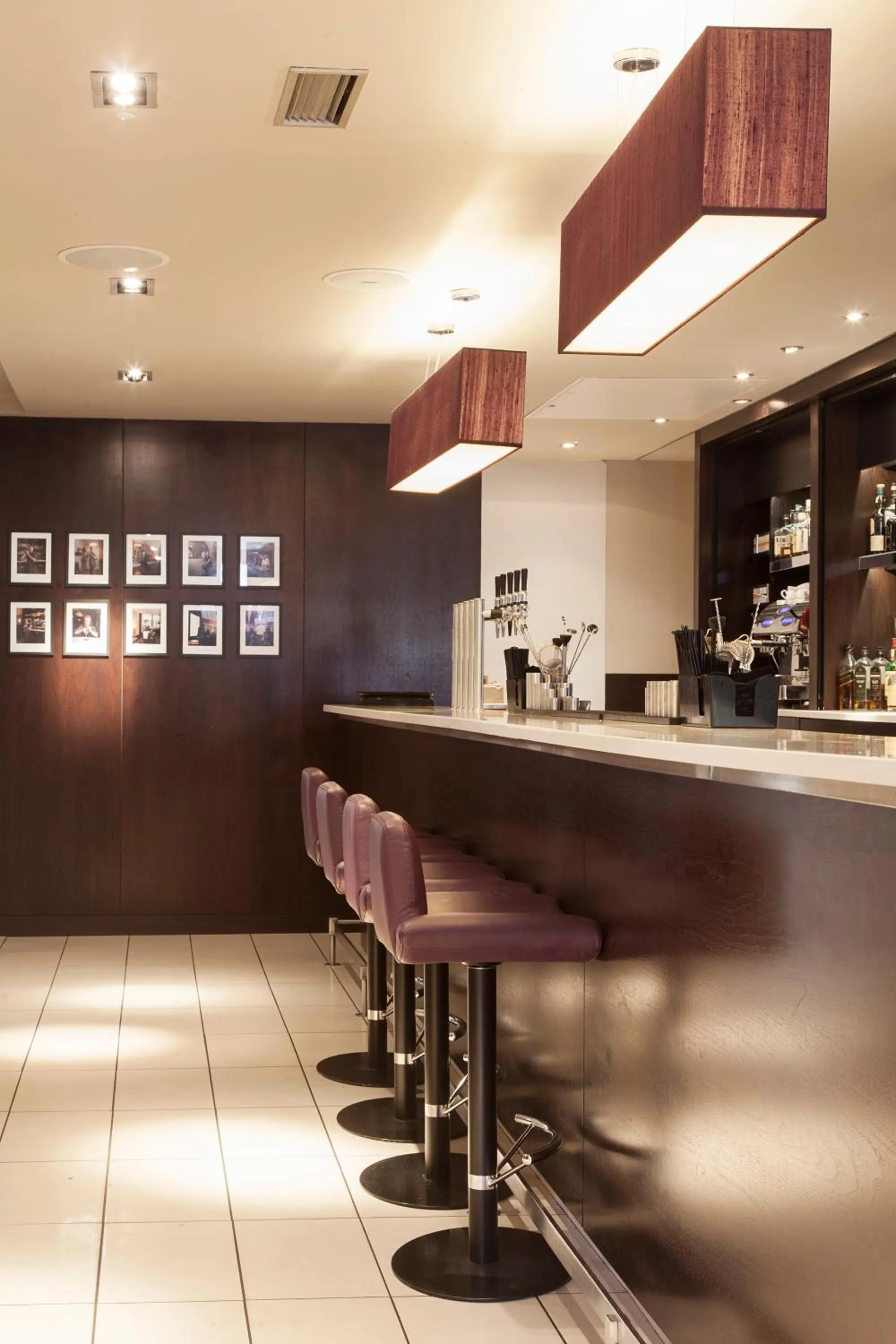 Lounge or bar in Radisson Blu Hotel, Edinburgh City Centre