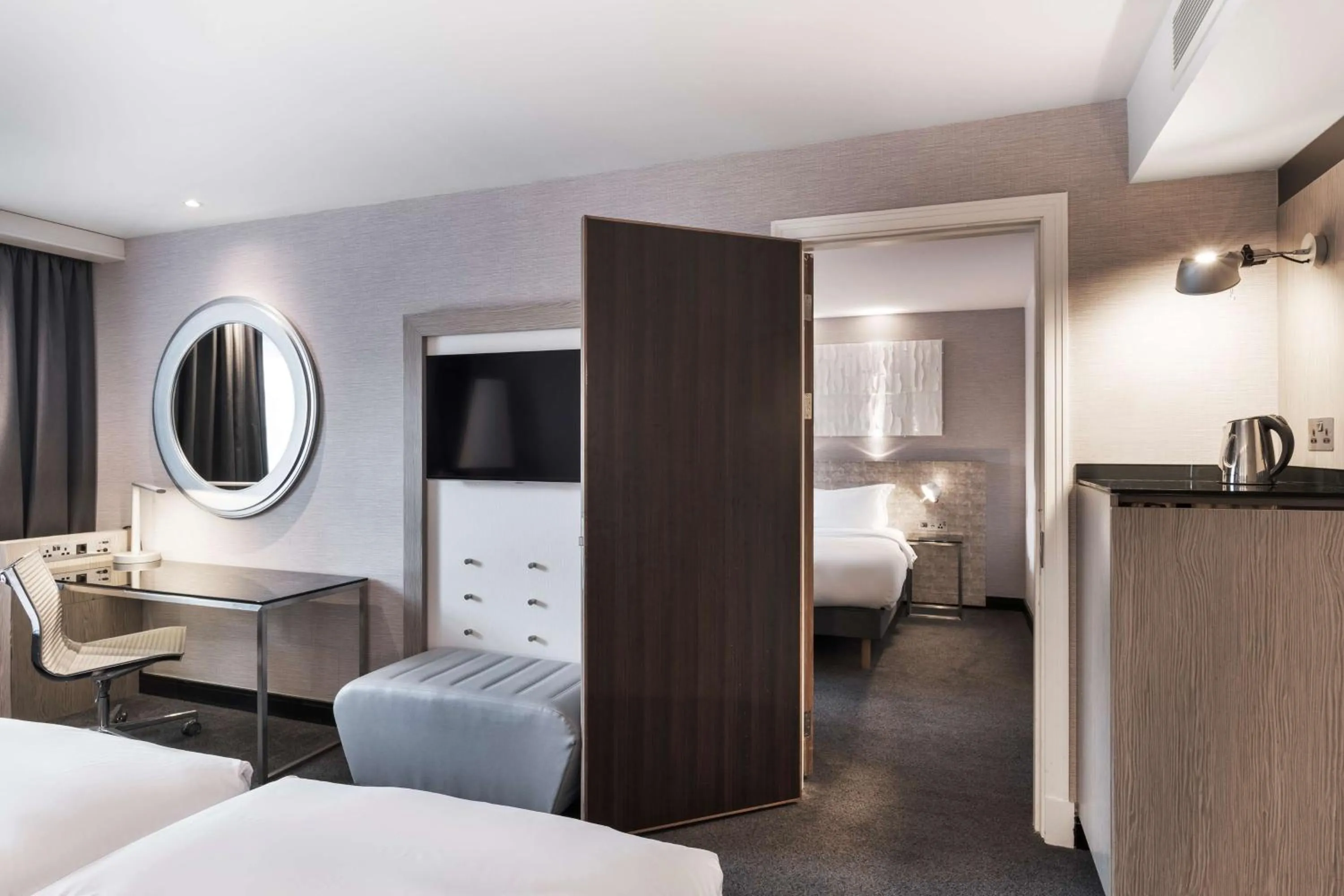 Bedroom, Bed in Radisson Blu Hotel, Edinburgh City Centre