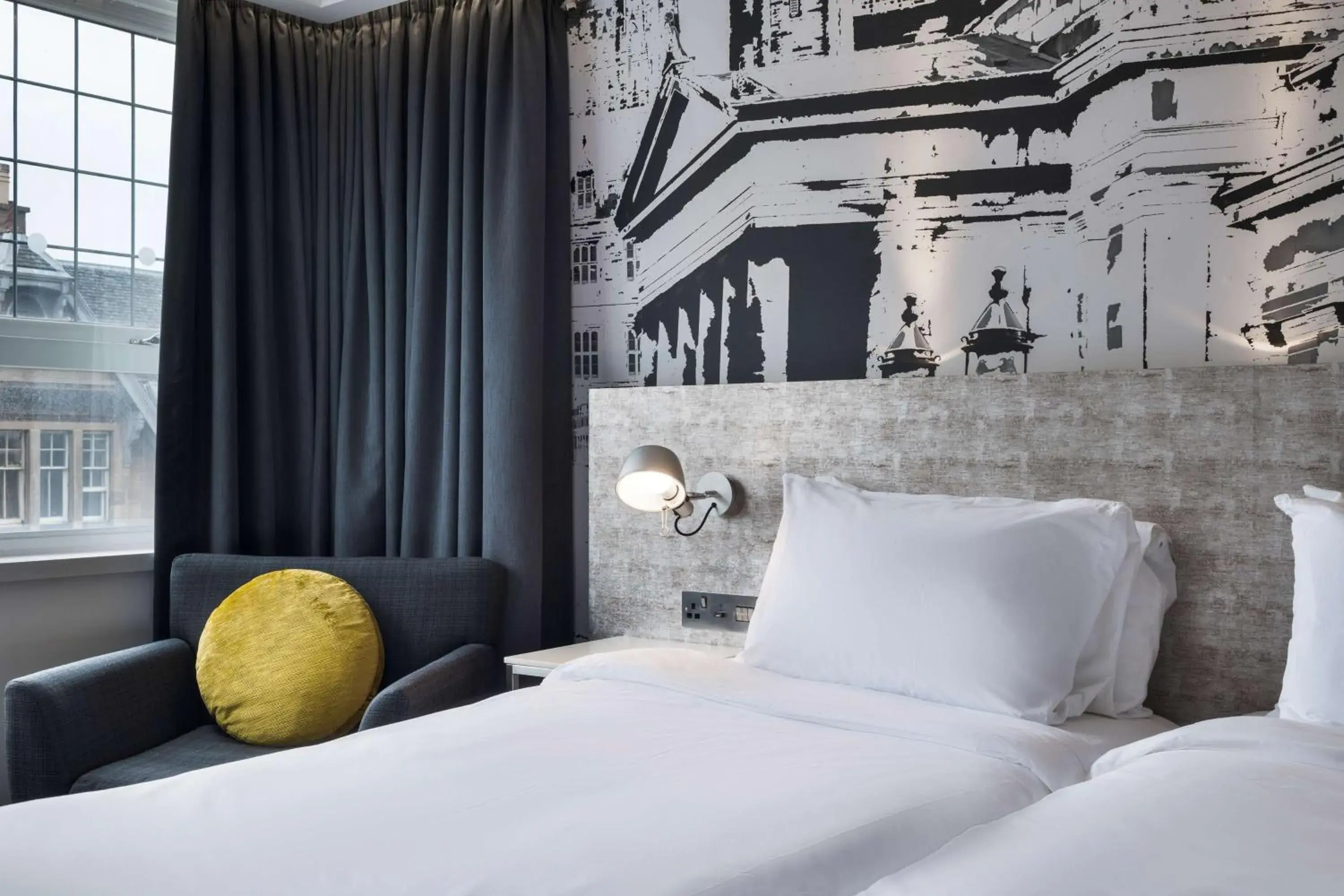 Bedroom, Bed in Radisson Blu Hotel, Edinburgh City Centre Bedroom, Bed in Radisson Blu Hotel, Edinburgh City Centre