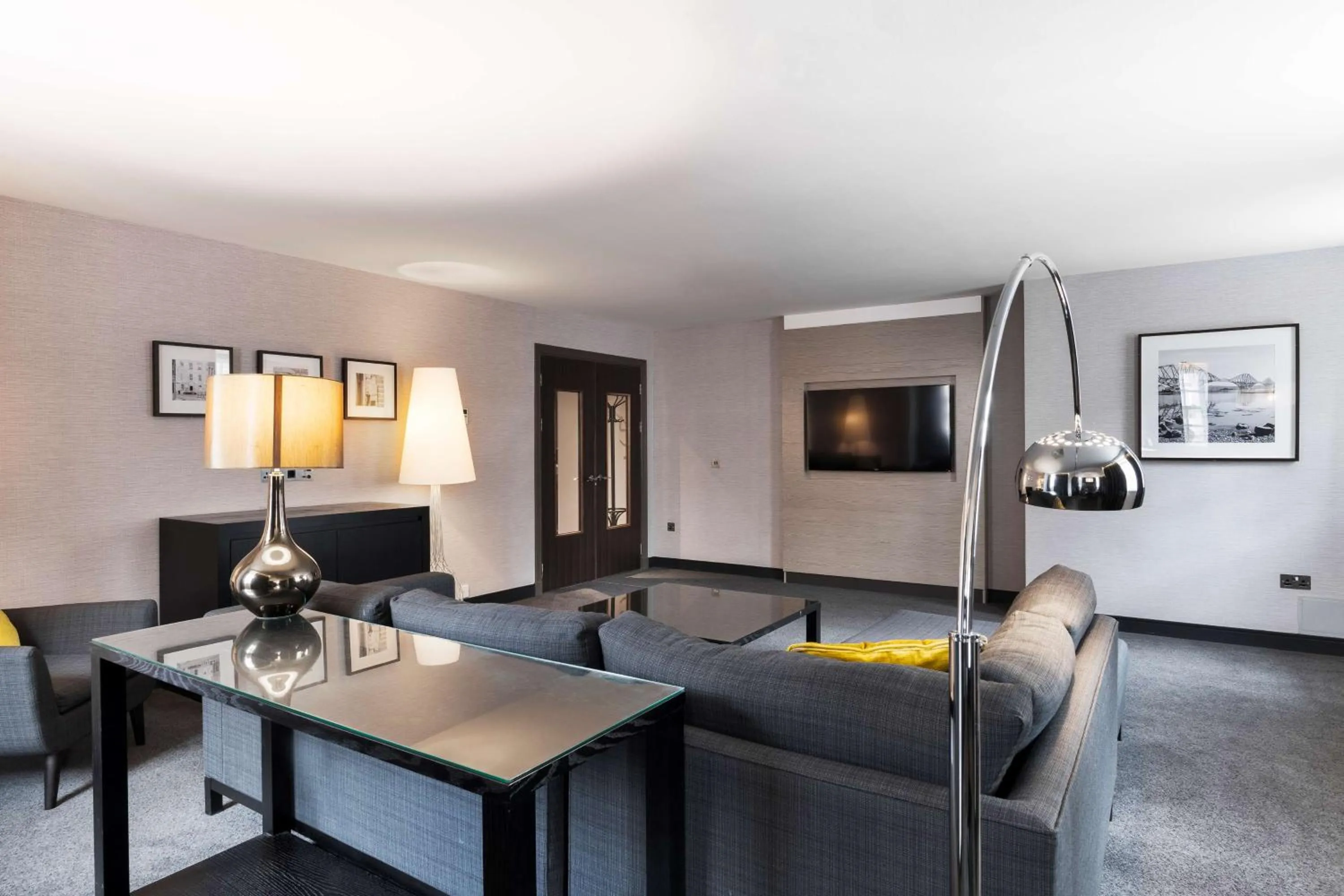 Photo of the whole room in Radisson Blu Hotel, Edinburgh City Centre