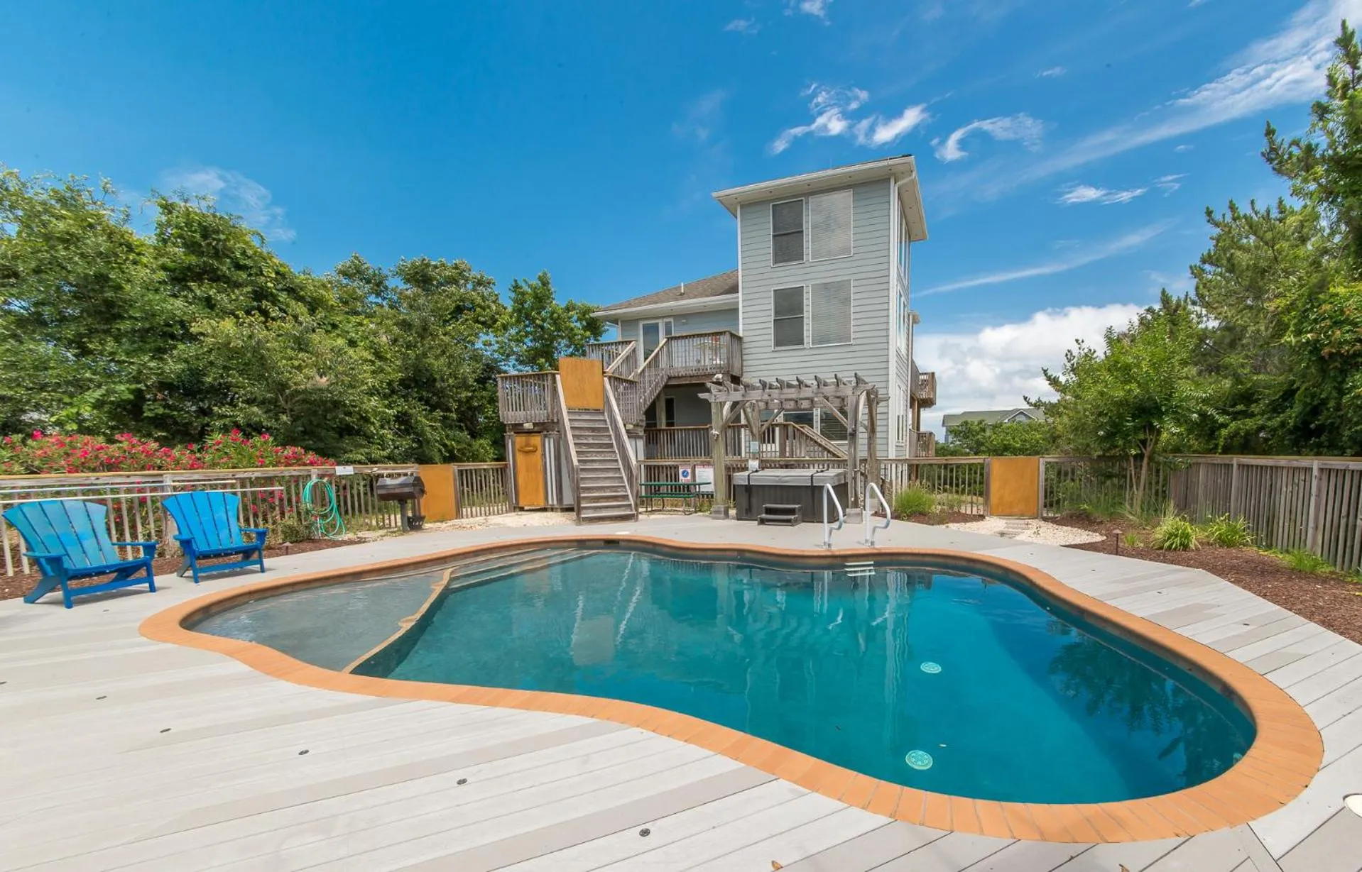 Just For Fun - Duck, Schooner Ridge, Pool Open 4/15, Pool Heat Option, Hot Tub, Close to Downtown