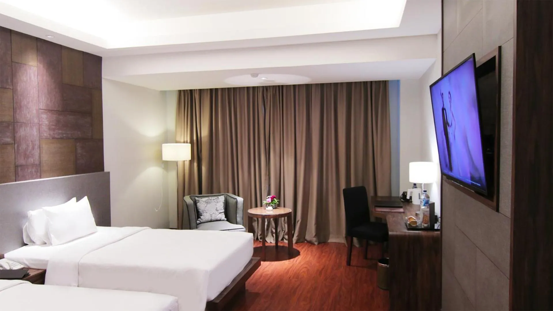 Photo of the whole room, Bed in The Arista Hotel Palembang