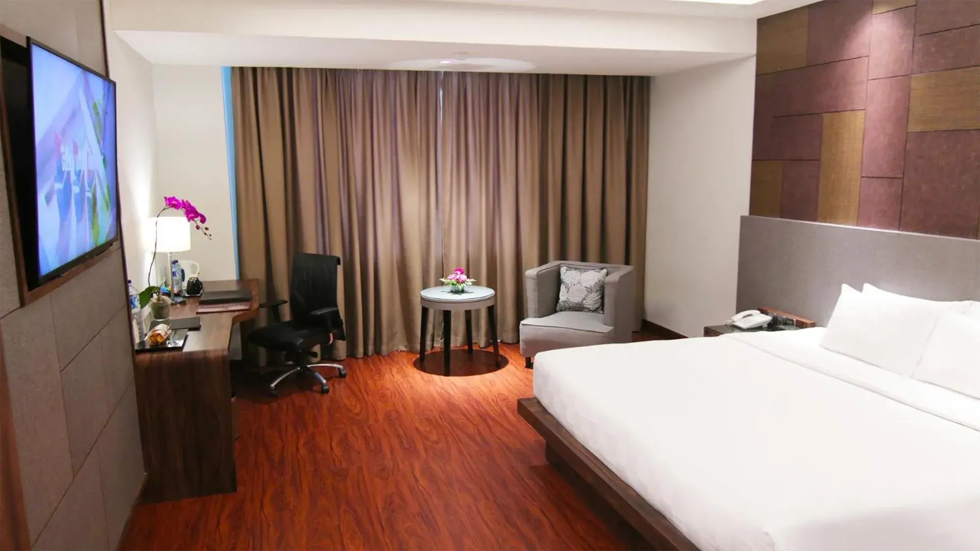 Photo of the whole room, Bed in The Arista Hotel Palembang Photo of the whole room, Bed in The Arista Hotel Palembang