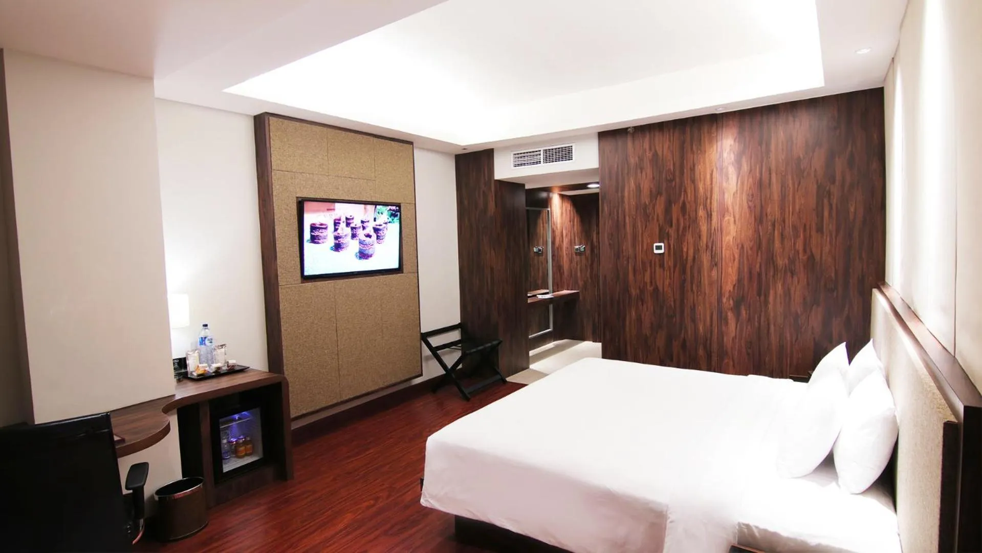 Bed in The Arista Hotel Palembang