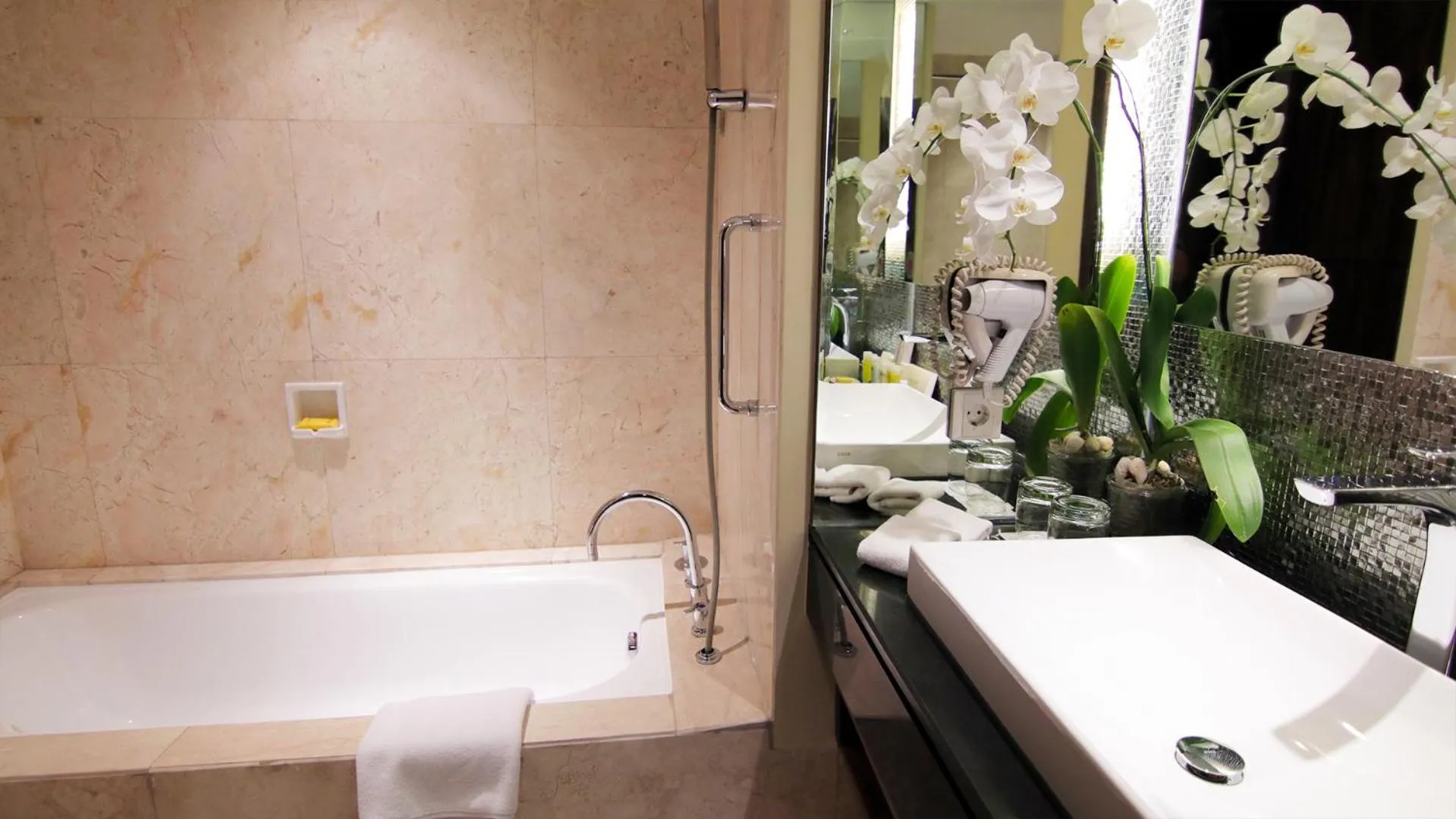 Bathroom in The Arista Hotel Palembang